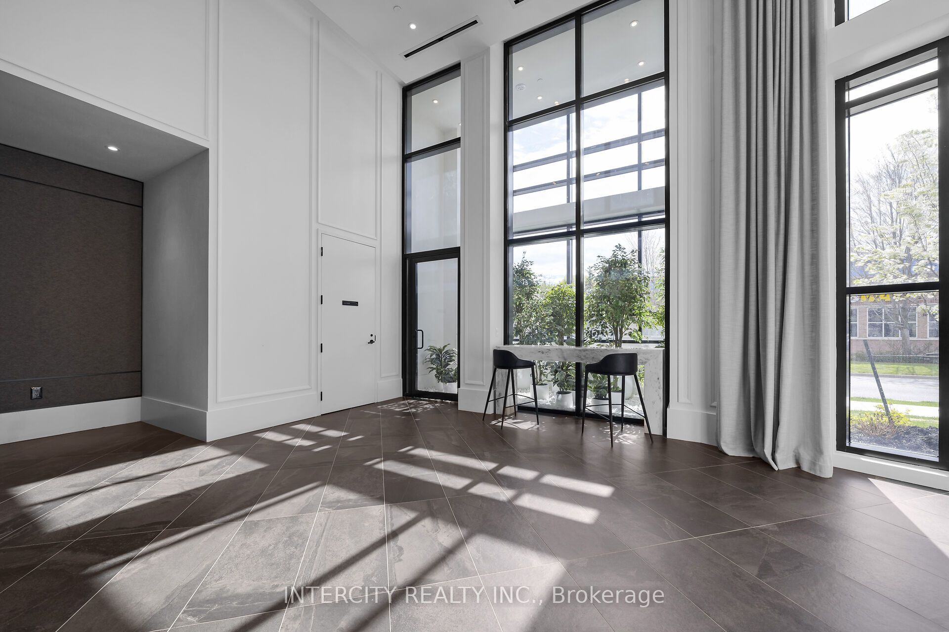Unit 619 - 2075 King Road, King 5