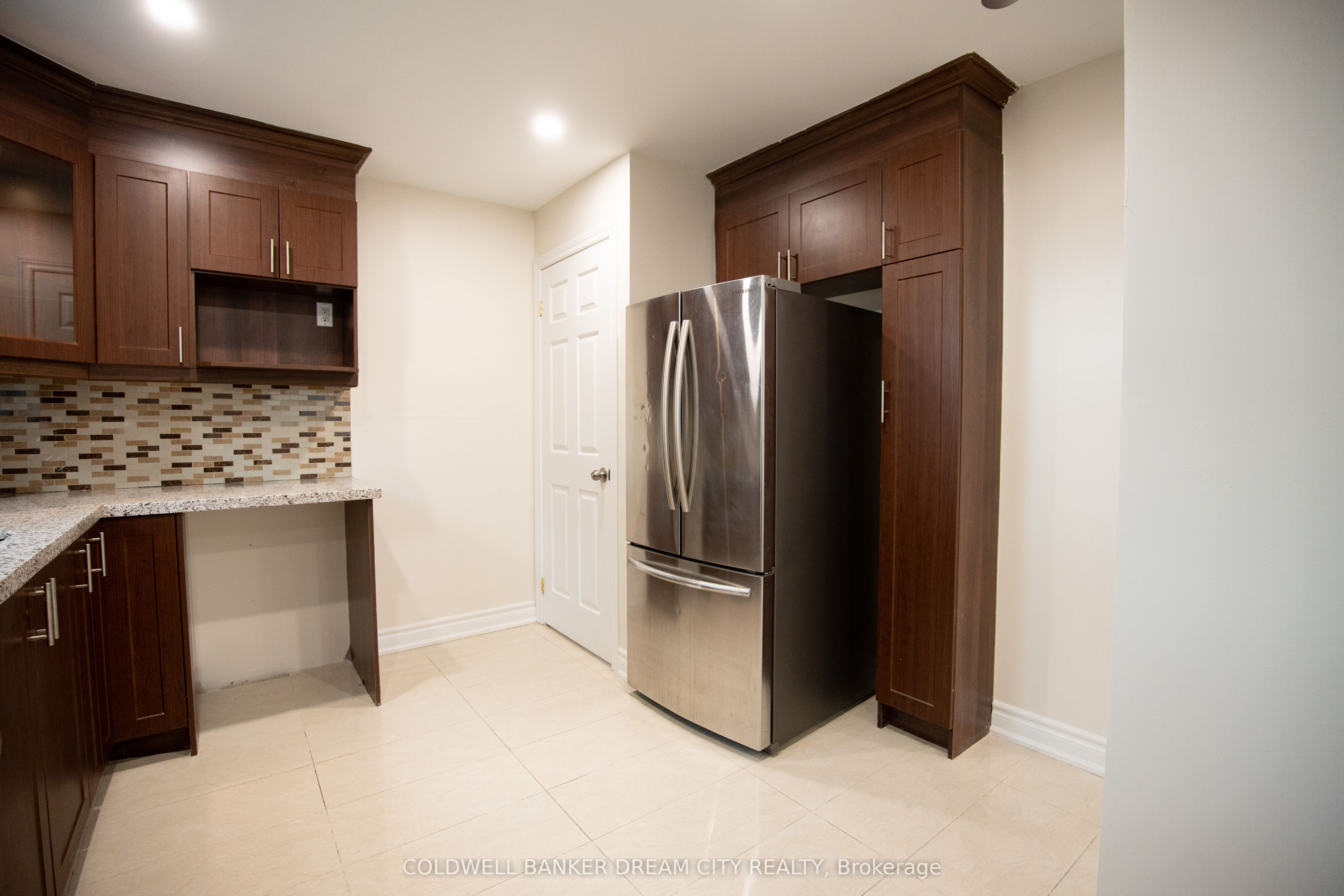 Unit Upper - 22 Elm Grove Avenue, Richmond Hill 4