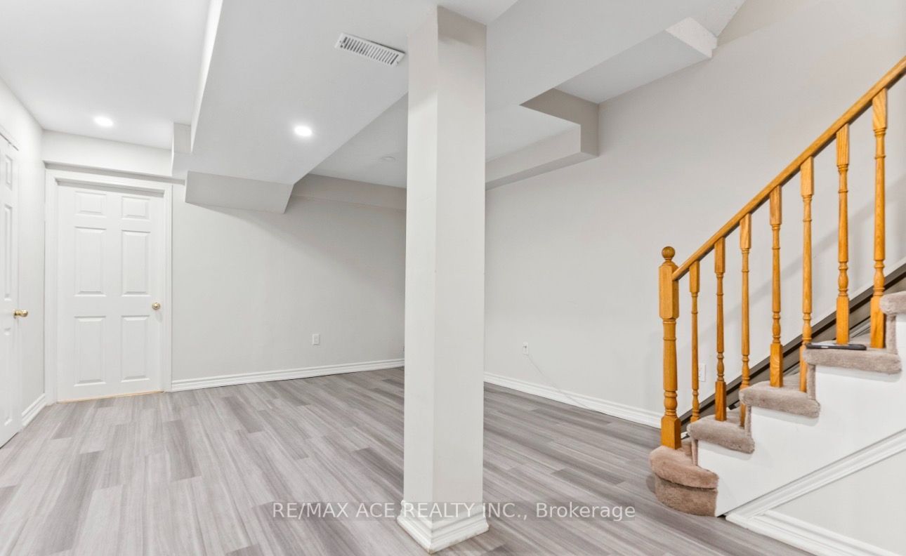 Unit Bsmt - 106 Tara Crescent, Markham 4