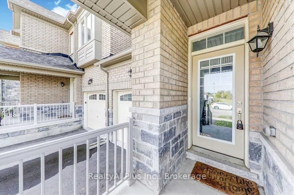 25 Jim Mortson Drive, East Gwillimbury 2