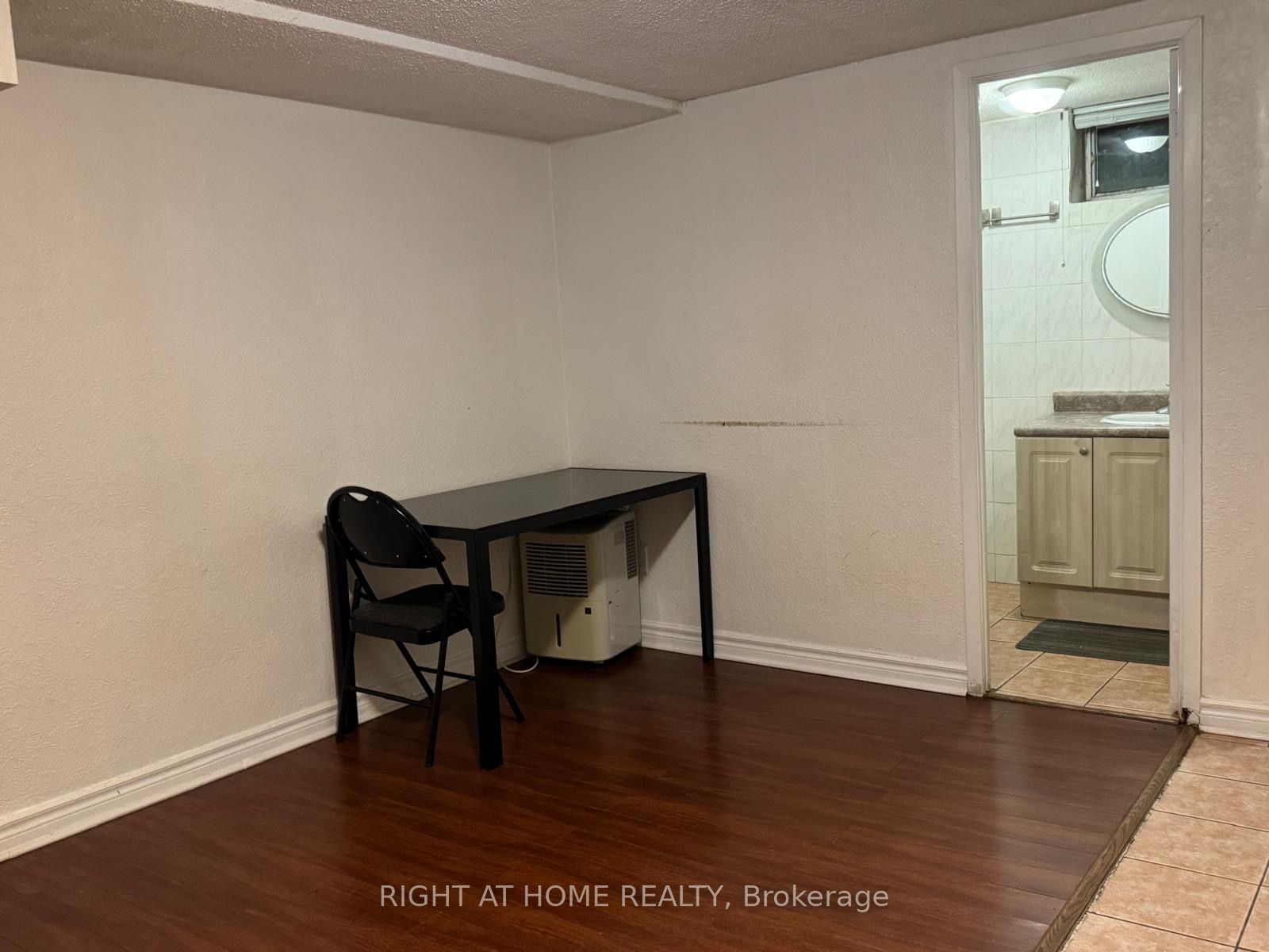 Unit Basement - 45 Rockport Crescent, Richmond Hill 2