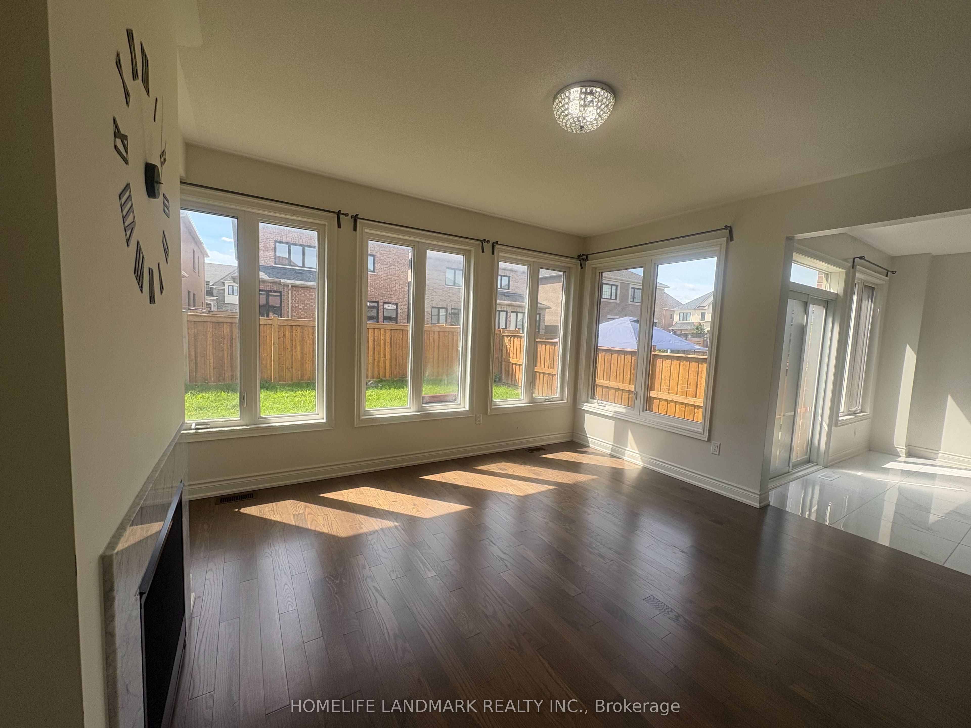 8 Yarrow Lane, East Gwillimbury 5