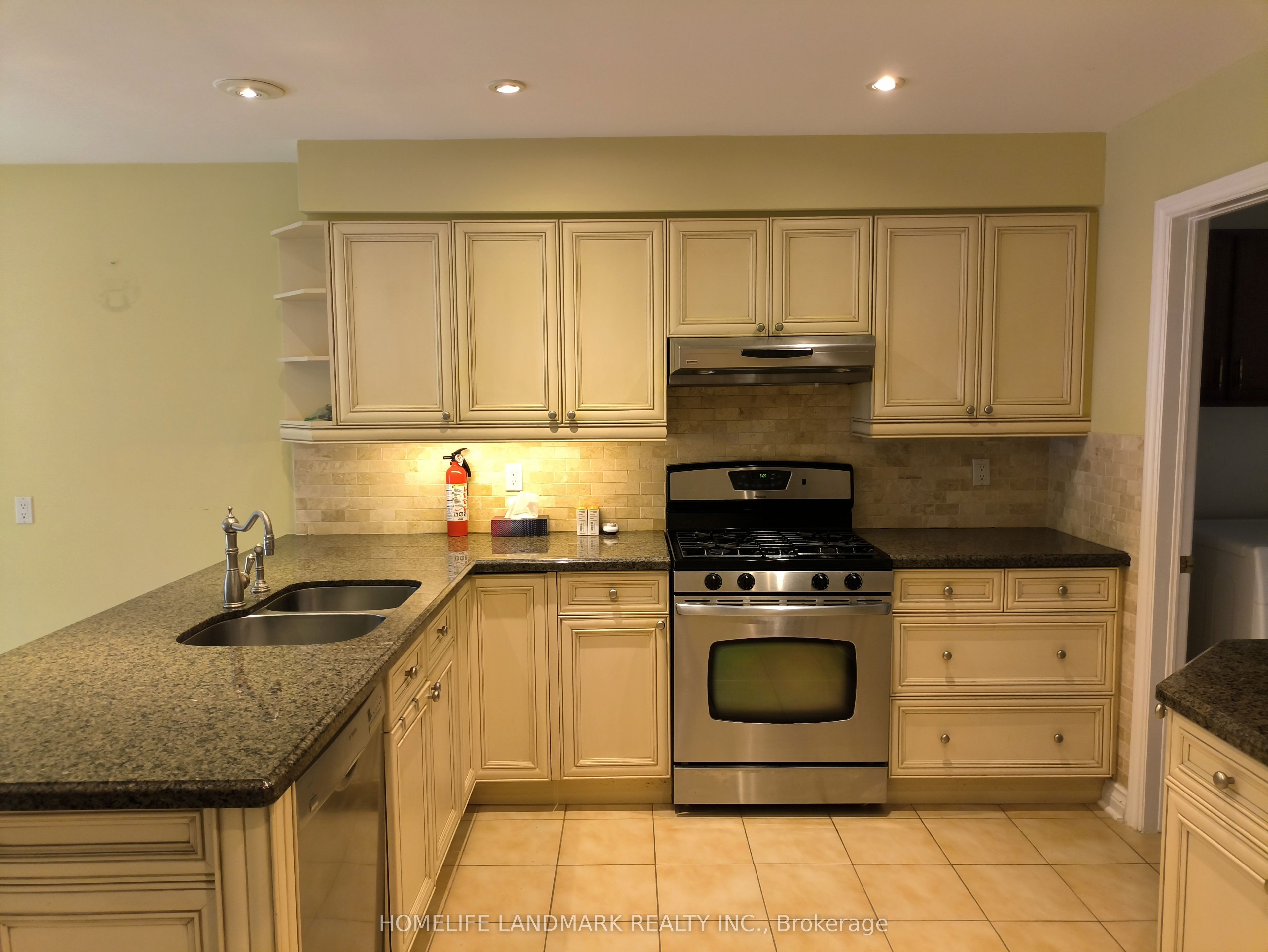 20 Wilfred Court, Richmond Hill 5