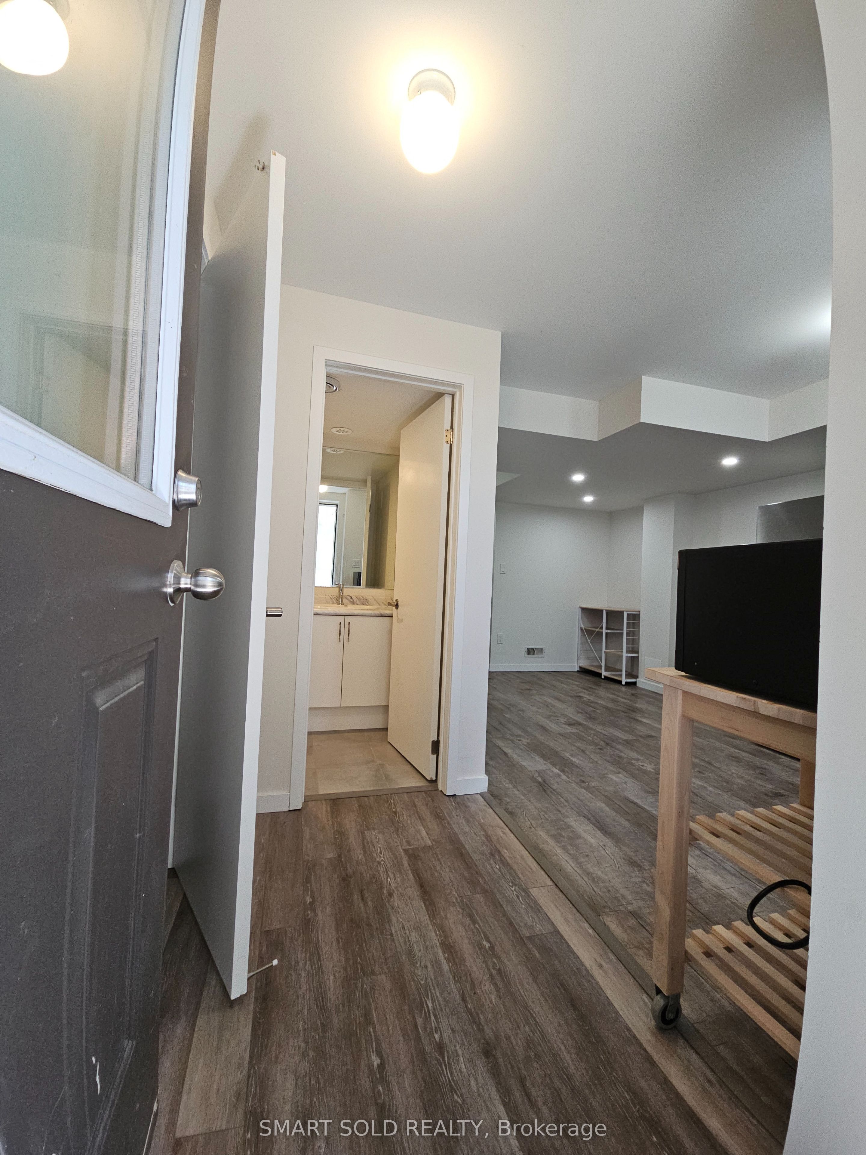 Unit Lower - 38 Wuhan Lane, Markham 4