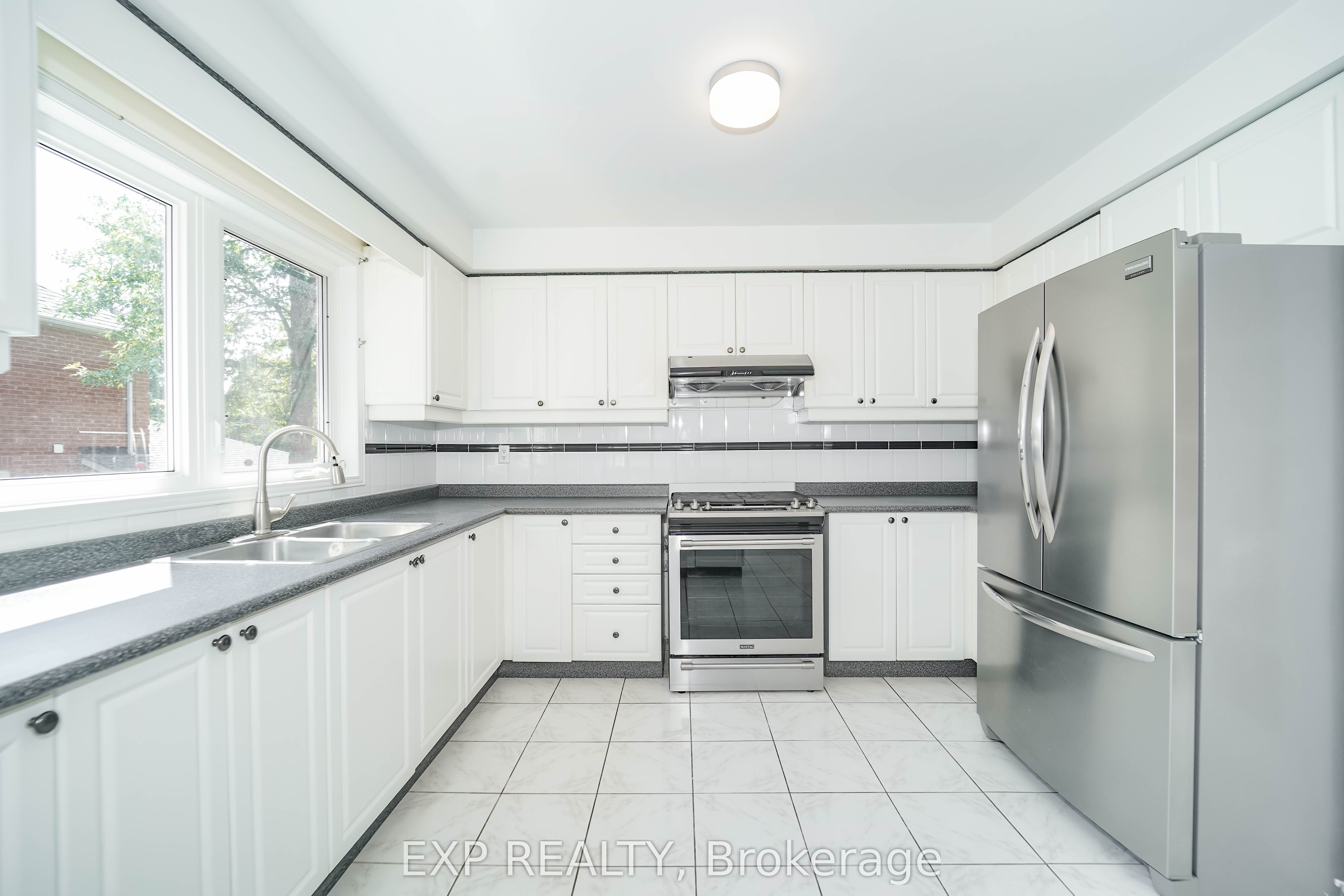 195 Savage Road, Newmarket 5