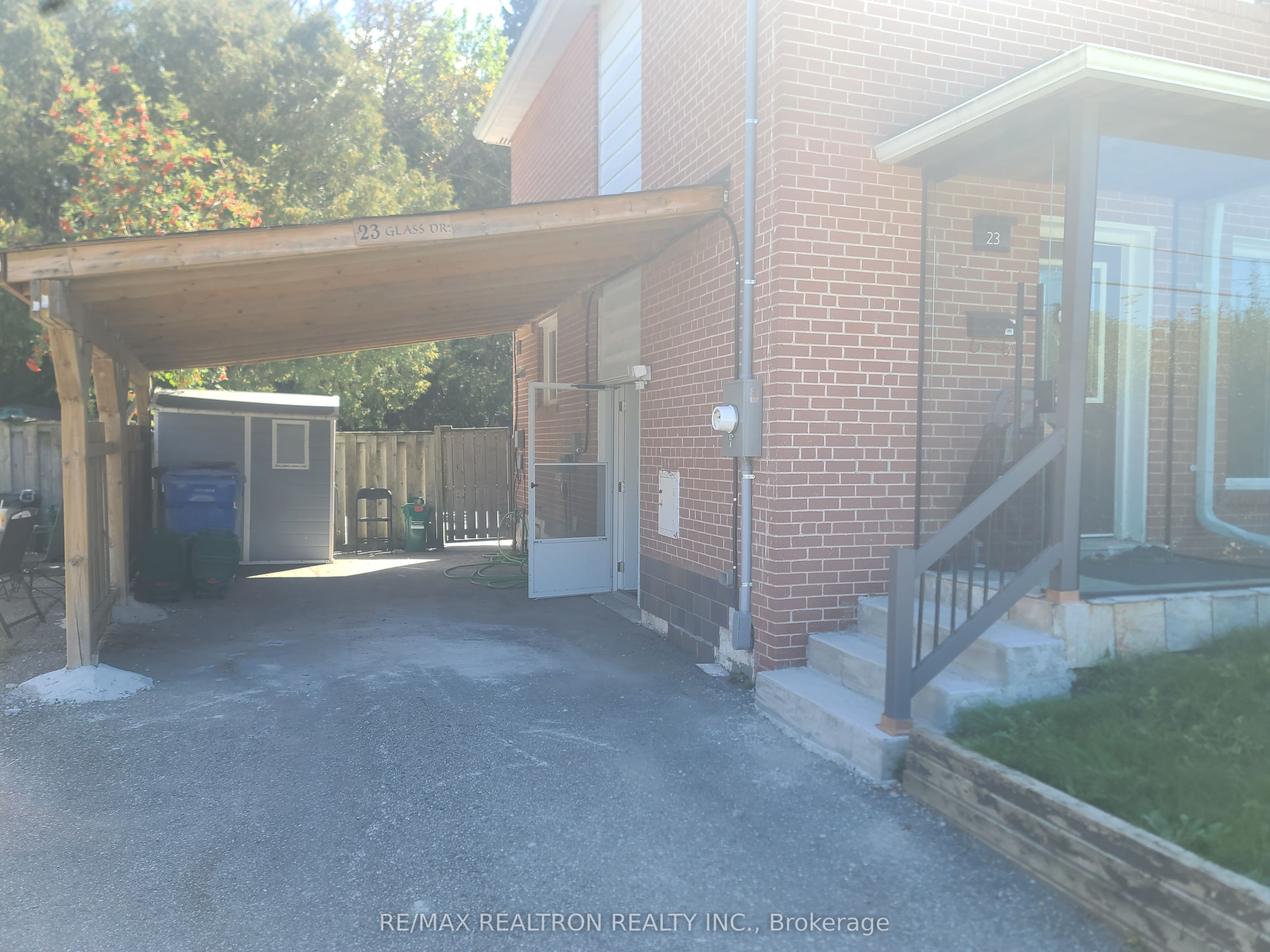 Unit Lower Unit - 23 Glass Drive, Aurora 2