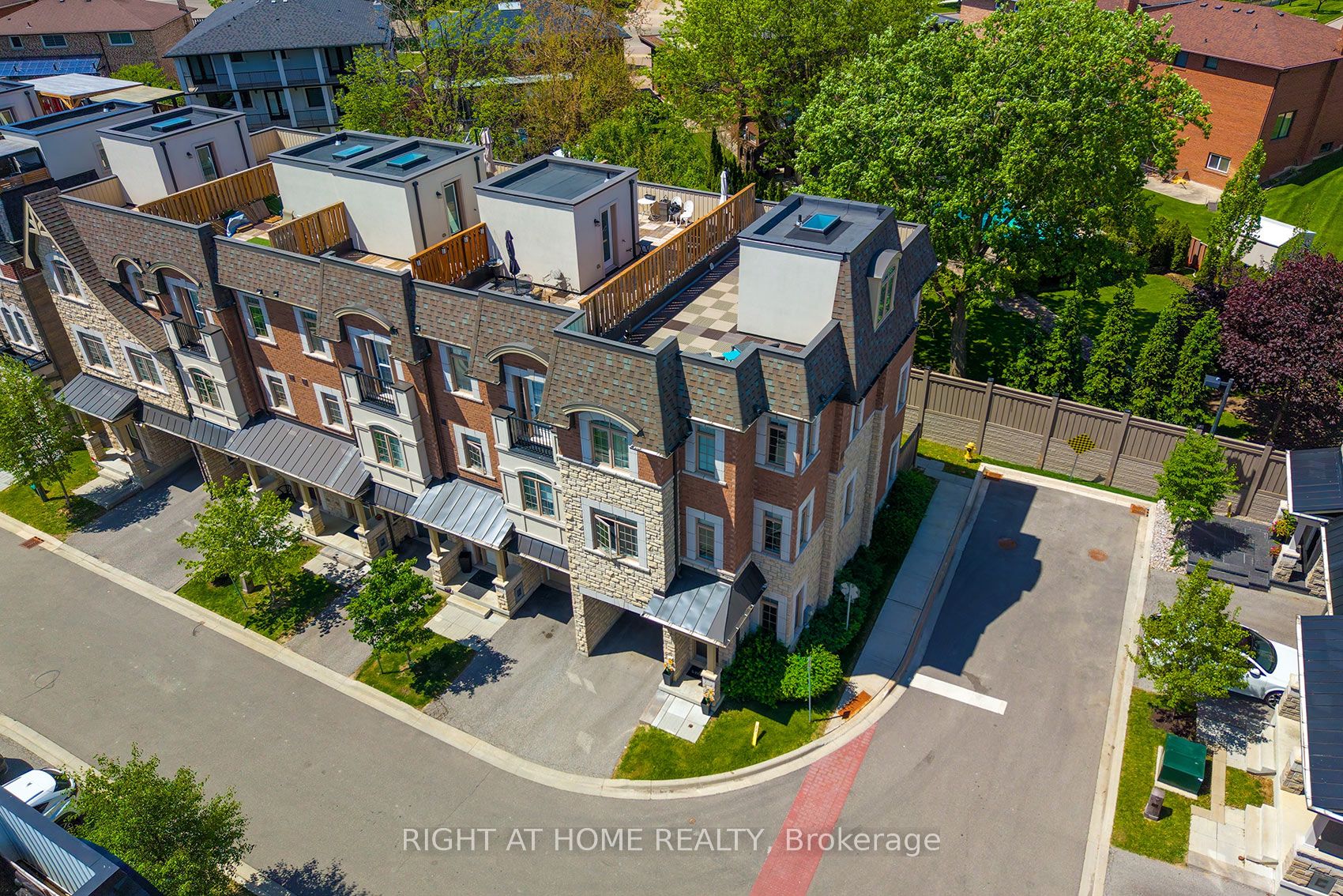 2 Queen Mary Court, Vaughan 3