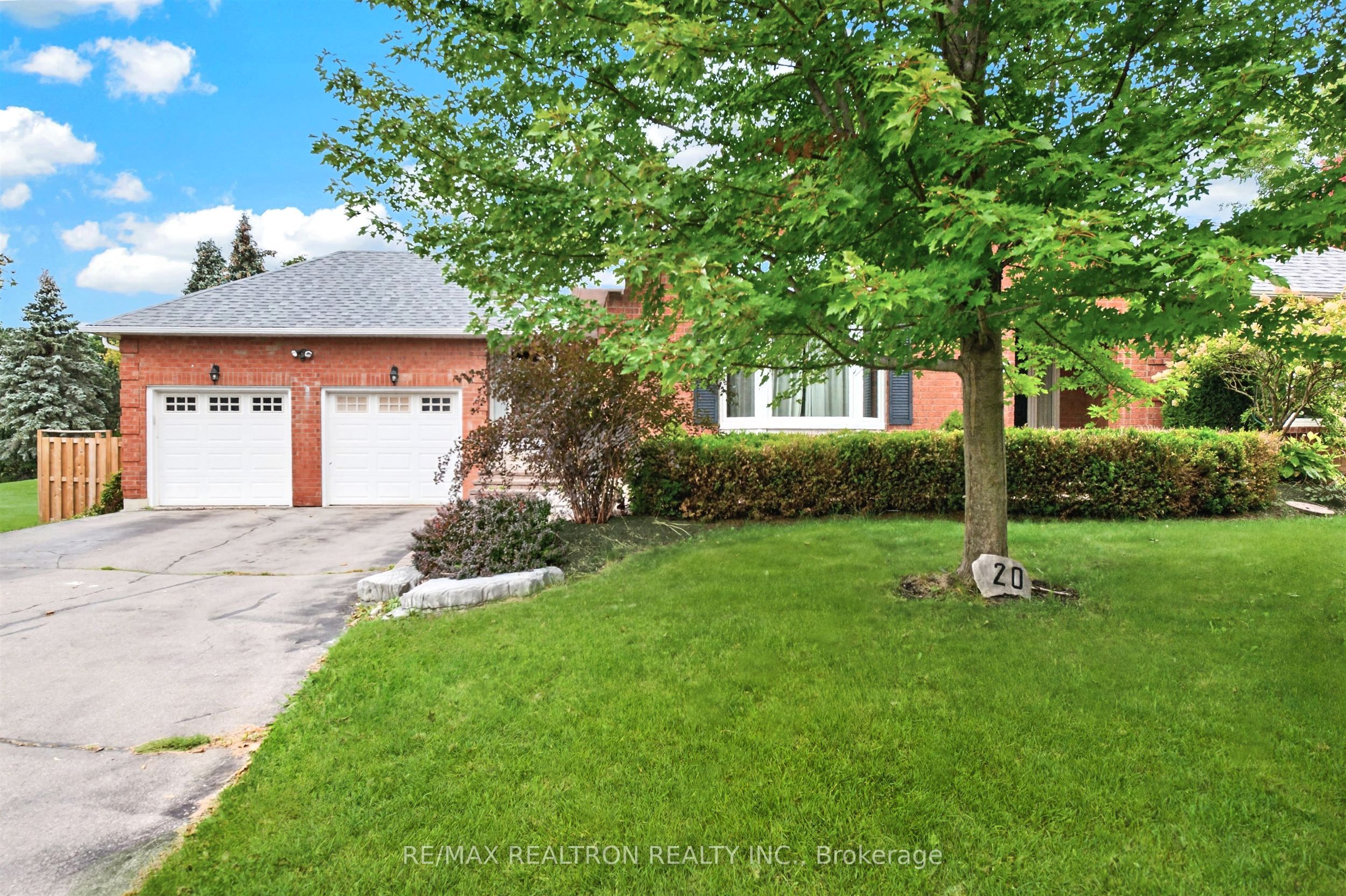 20 Arthur Hall Drive, East Gwillimbury 2