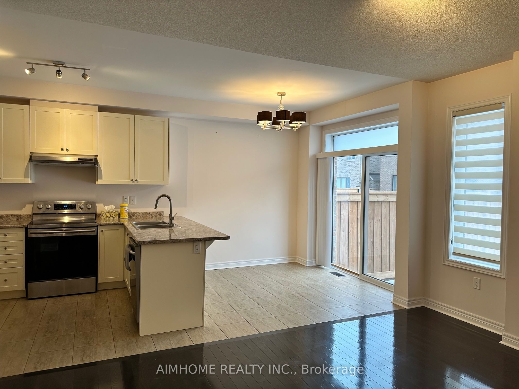 (Address not available), Whitchurch-Stouffville 4