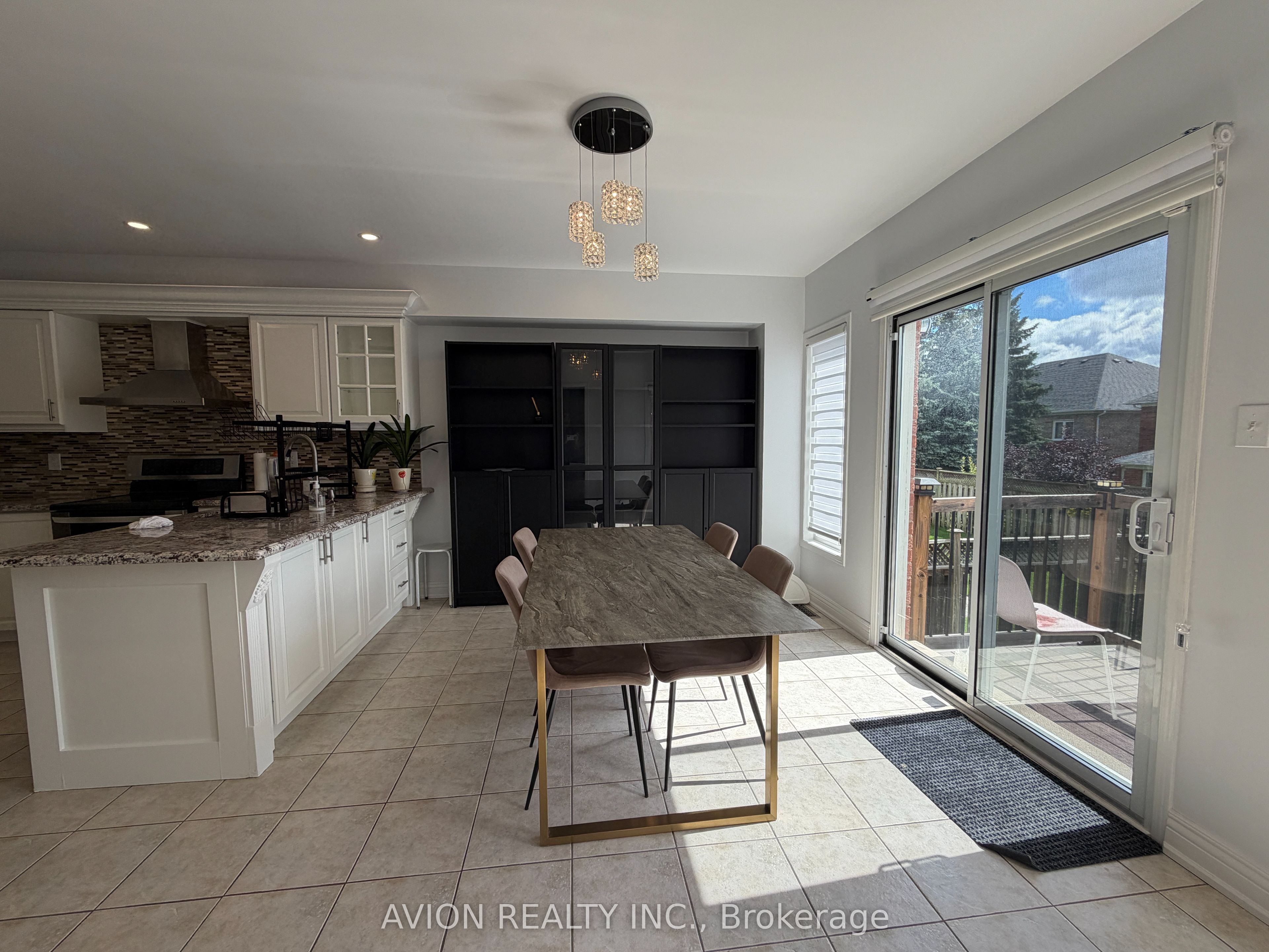 29 Falling River Drive, Richmond Hill 4