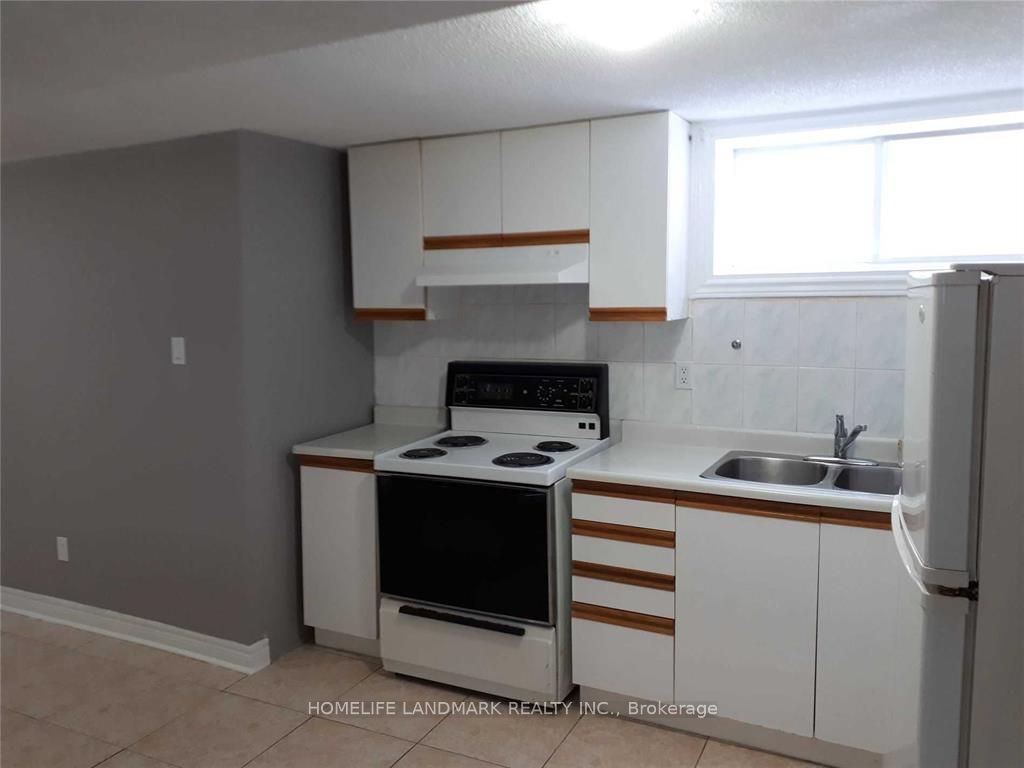 Unit Bsmnt - 190 Barrie Street, Bradford West Gwillimbury 3