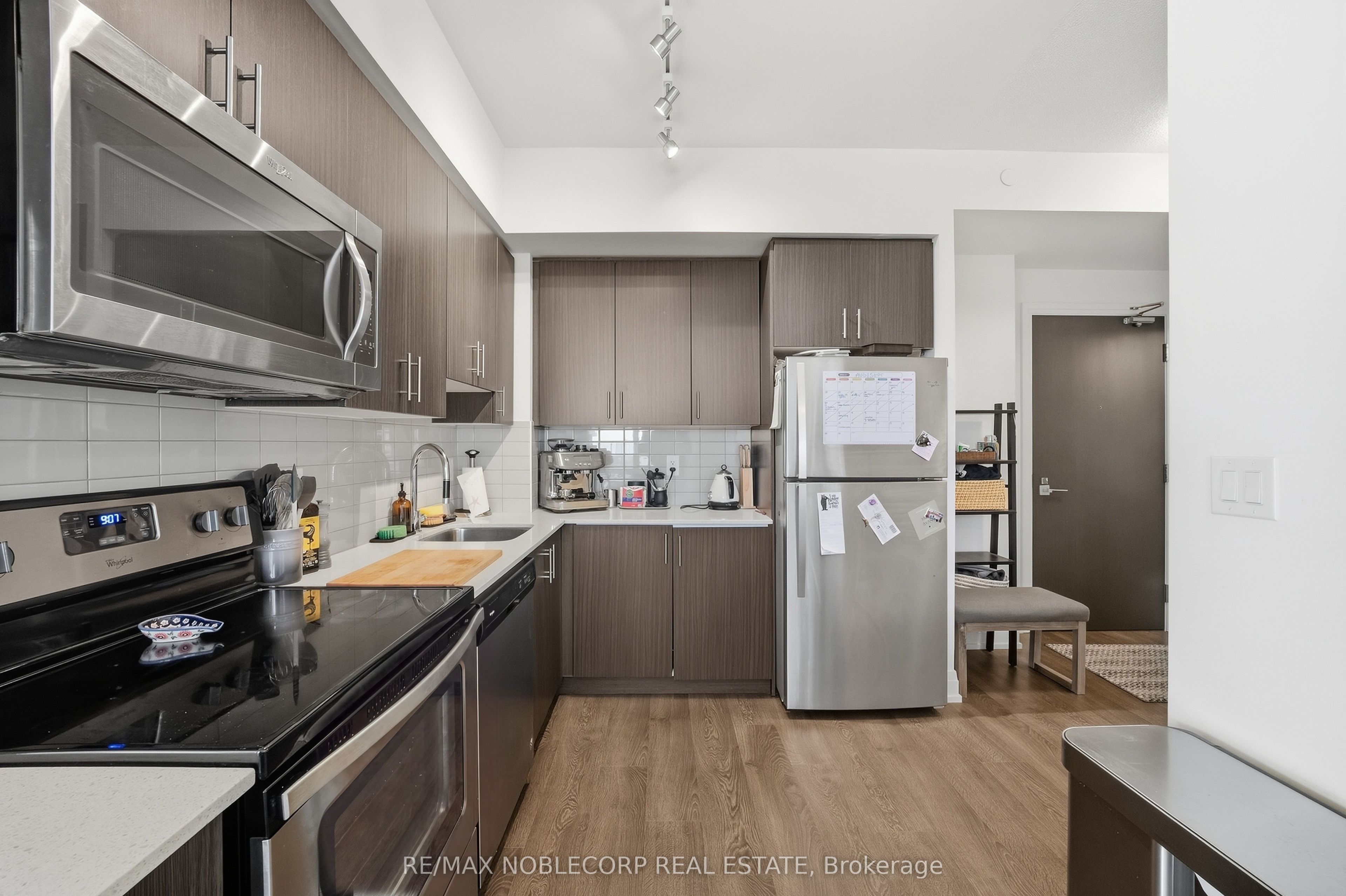 Unit 805 - 3600 Highway 7 Road, Vaughan 4