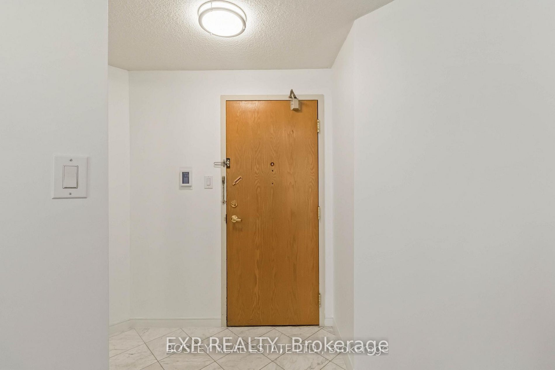 Unit 206 - 7250 Yonge Street, Vaughan 5