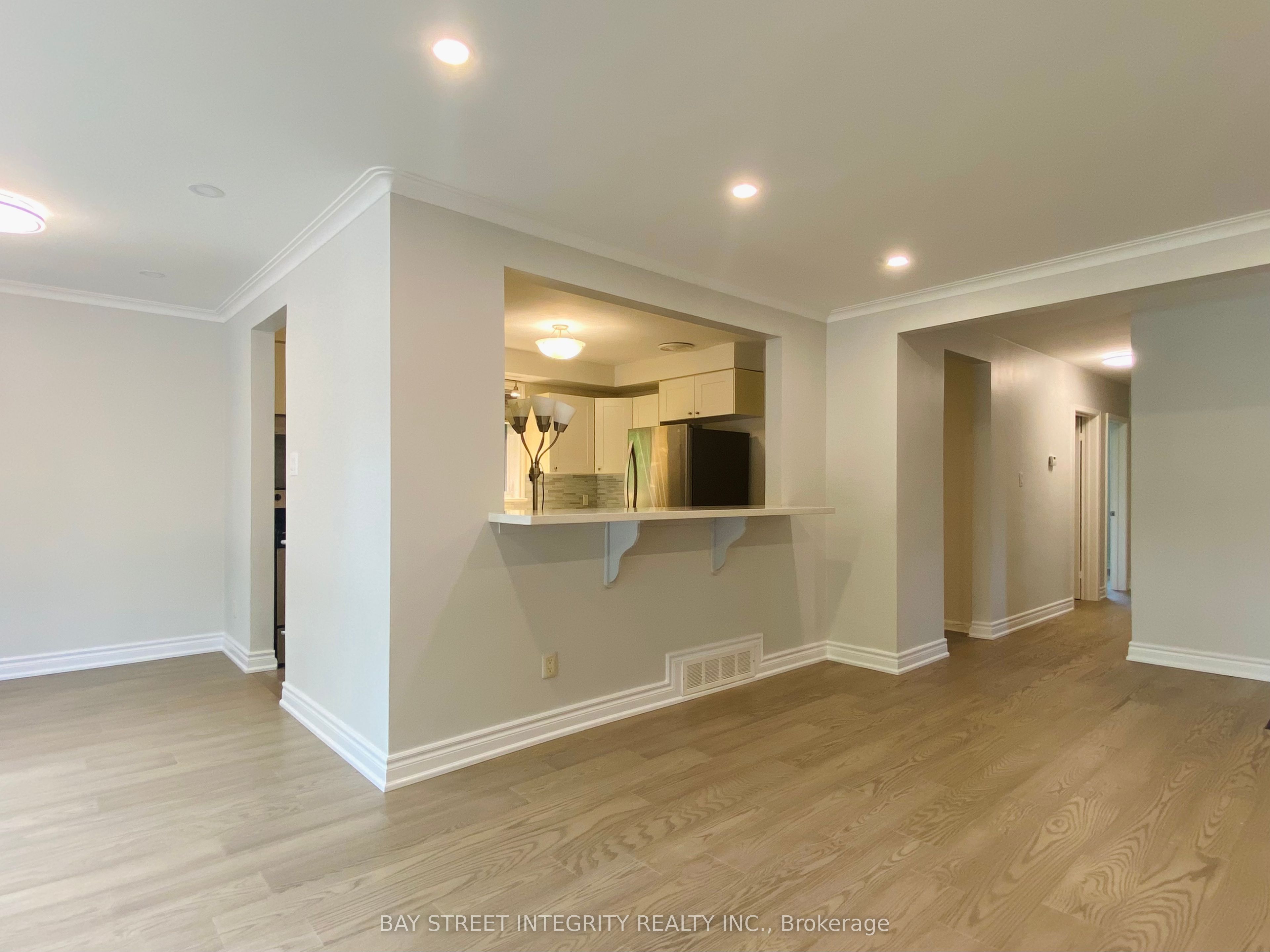 207 Maple Avenue, Richmond Hill 5