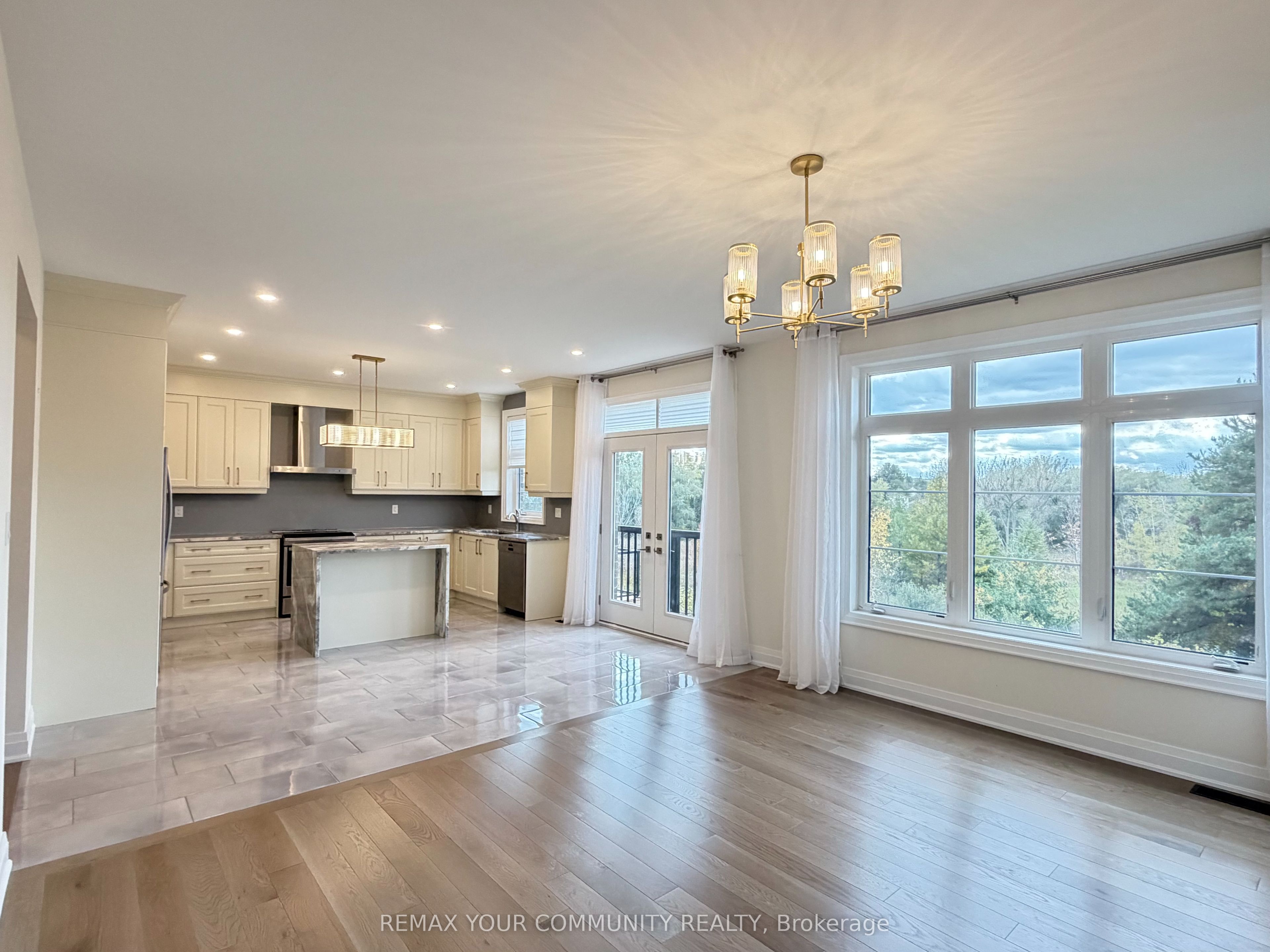 22 Upbound Court, East Gwillimbury 5