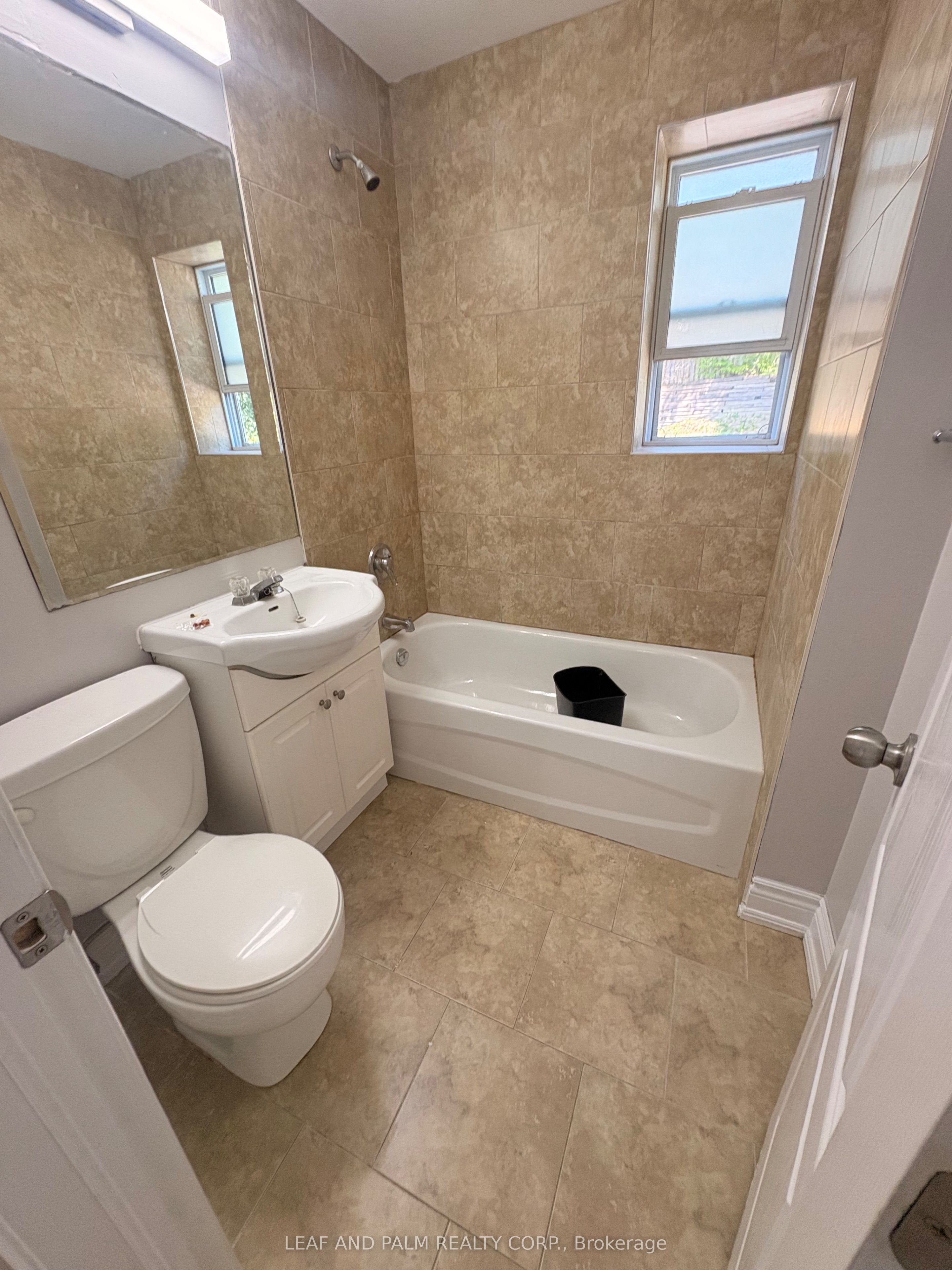 Unit 8 - 31 Huron Heights Drive, Newmarket 5