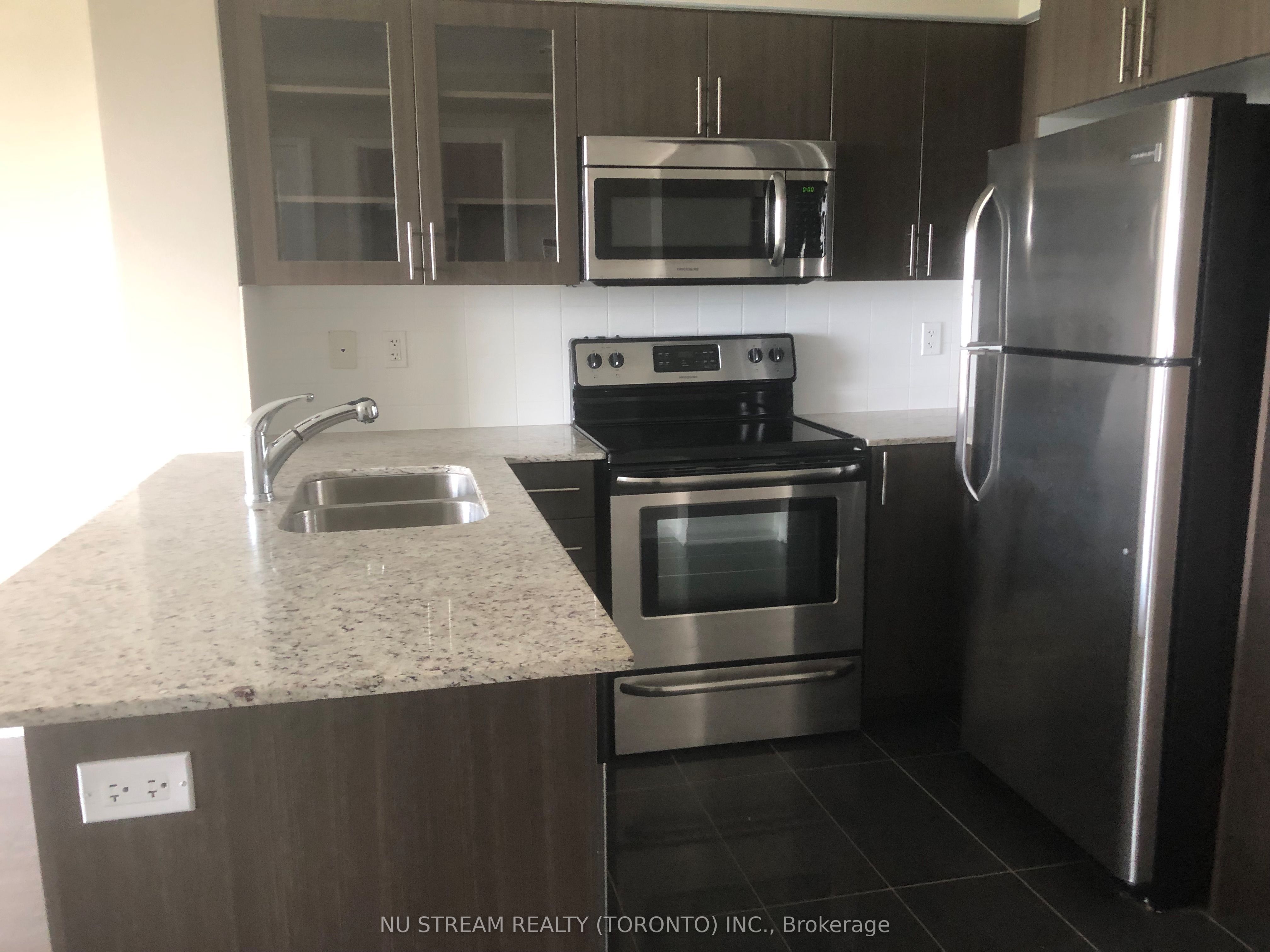Unit 921 - 75 NORMAN BETHUNE Avenue, Richmond Hill 2