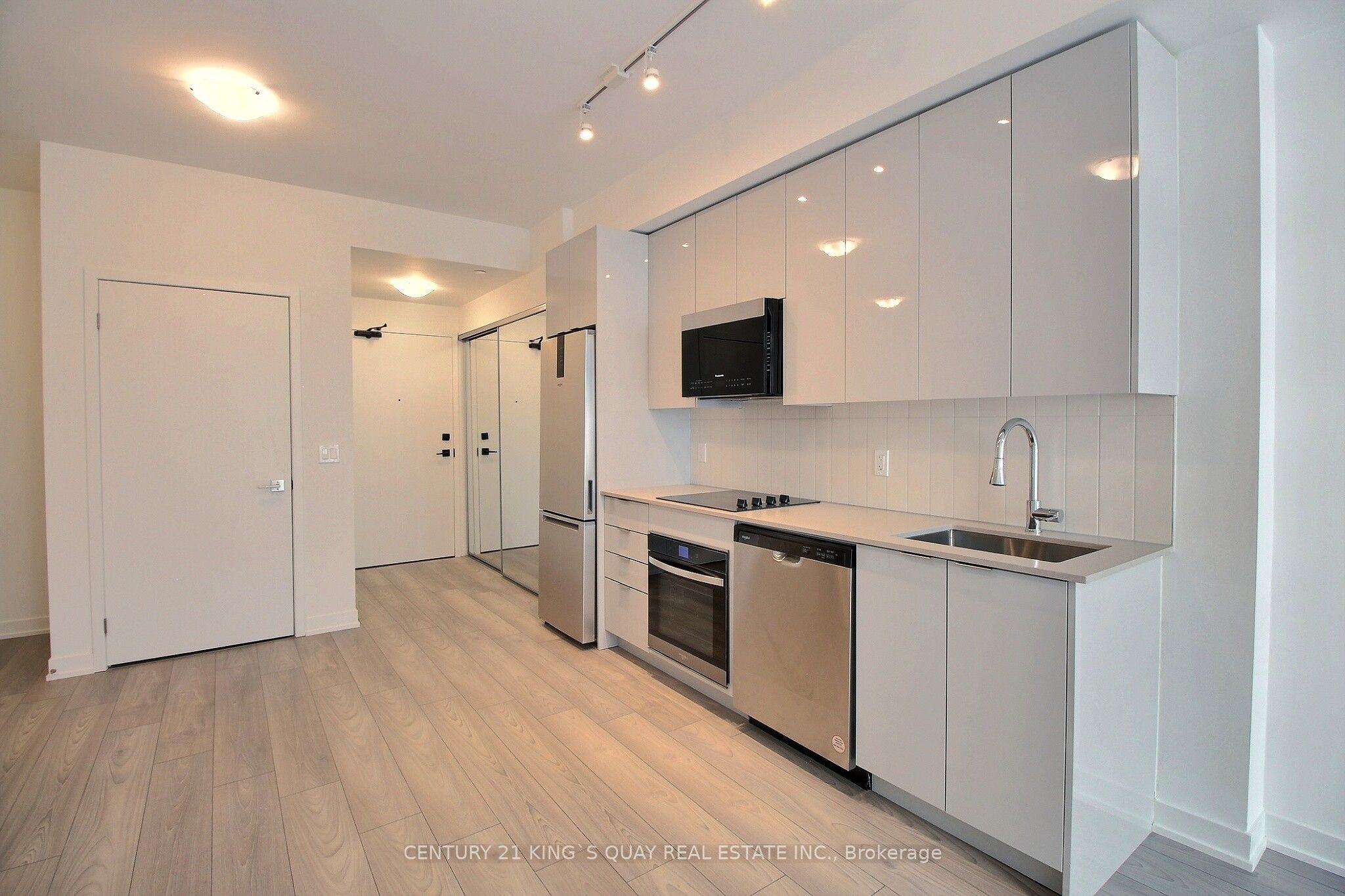 Unit 1416 - 10 Abeja Street, Vaughan 5