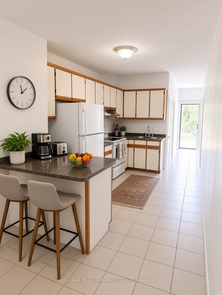 Unit 2 - 10088 Yonge Street, Richmond Hill 4