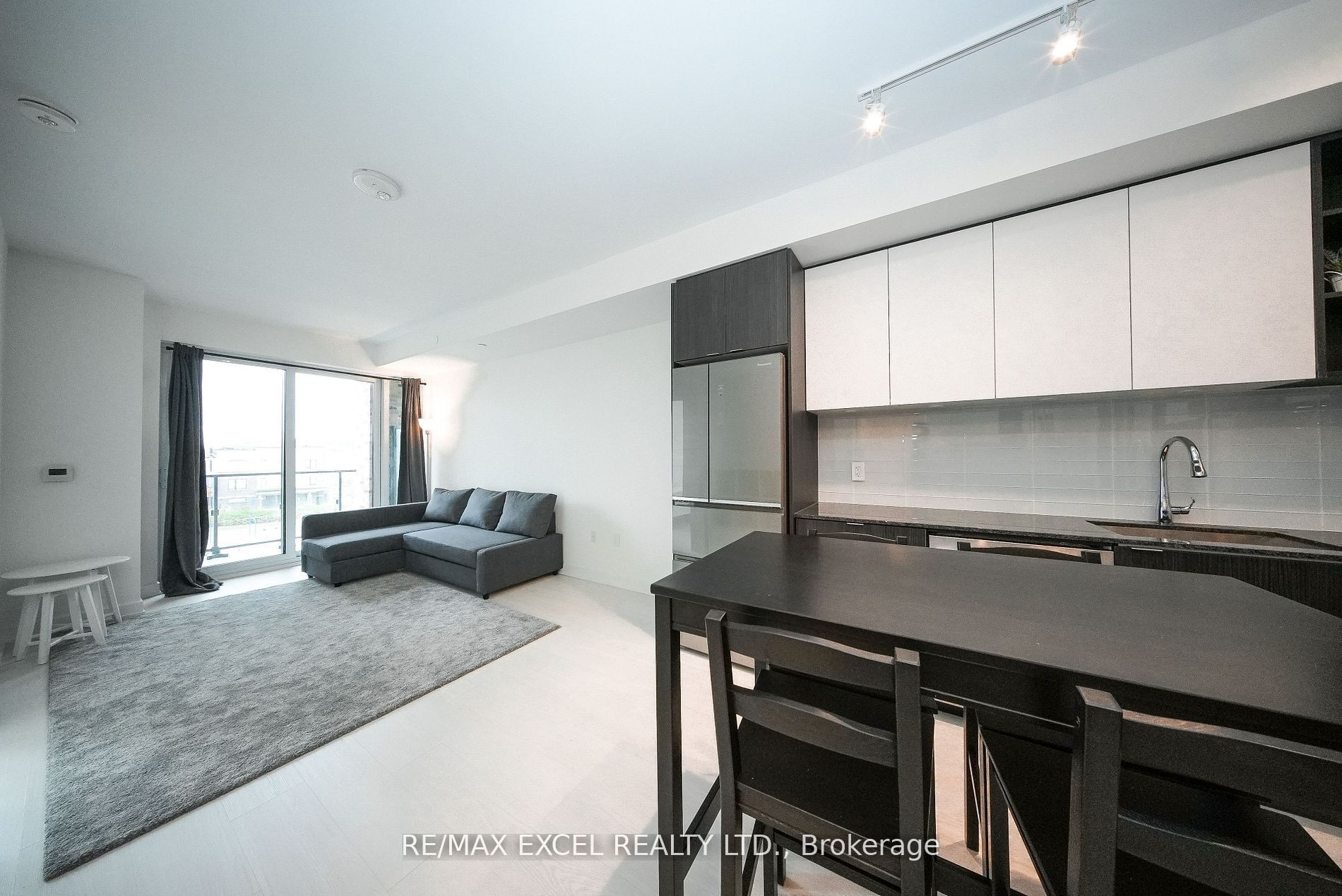 Unit 324 - 100 Eagle Rock Way, Vaughan 4