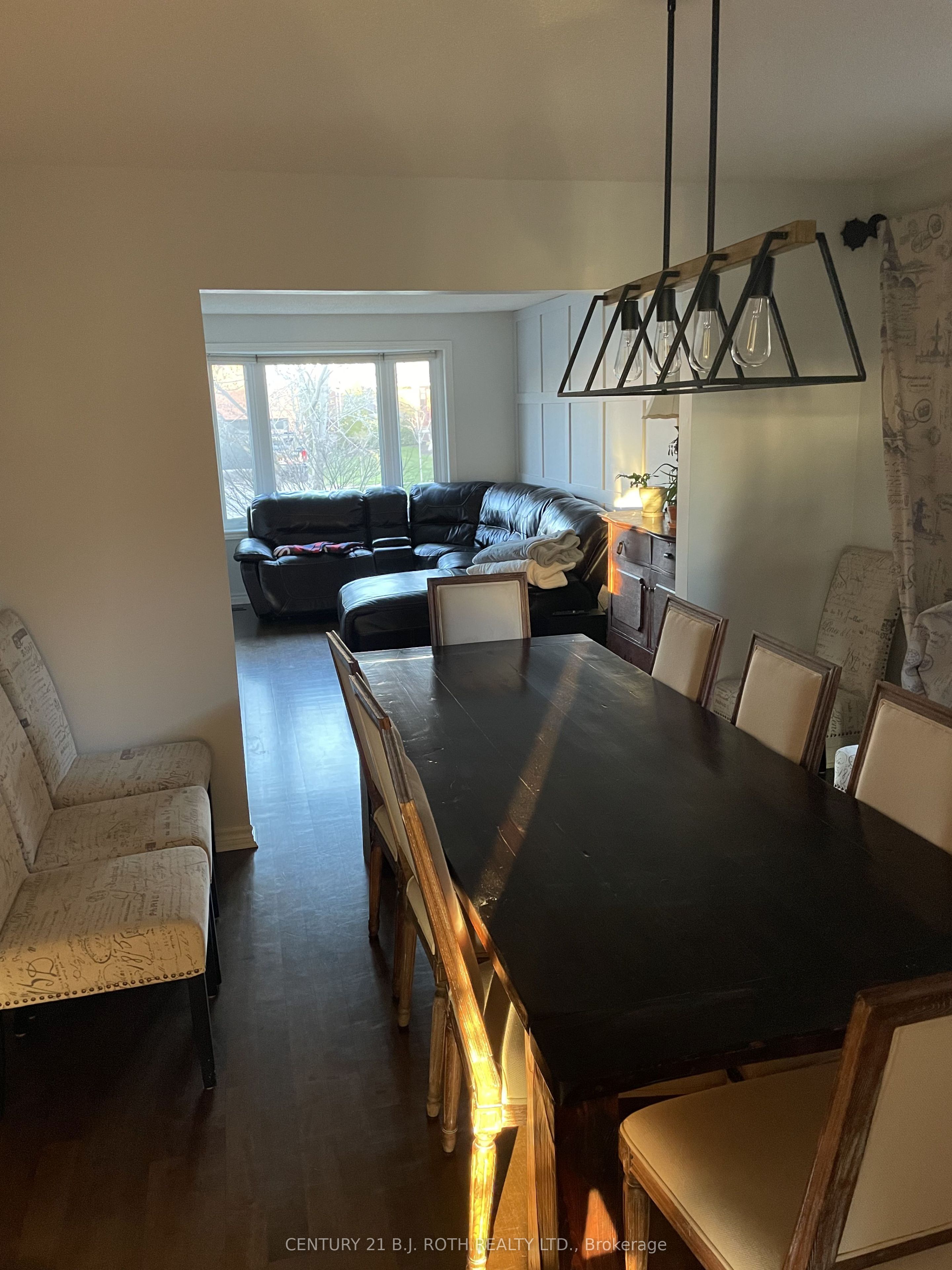 Unit Lower level bedroom - 105 Chieftain Crescent, Barrie 3