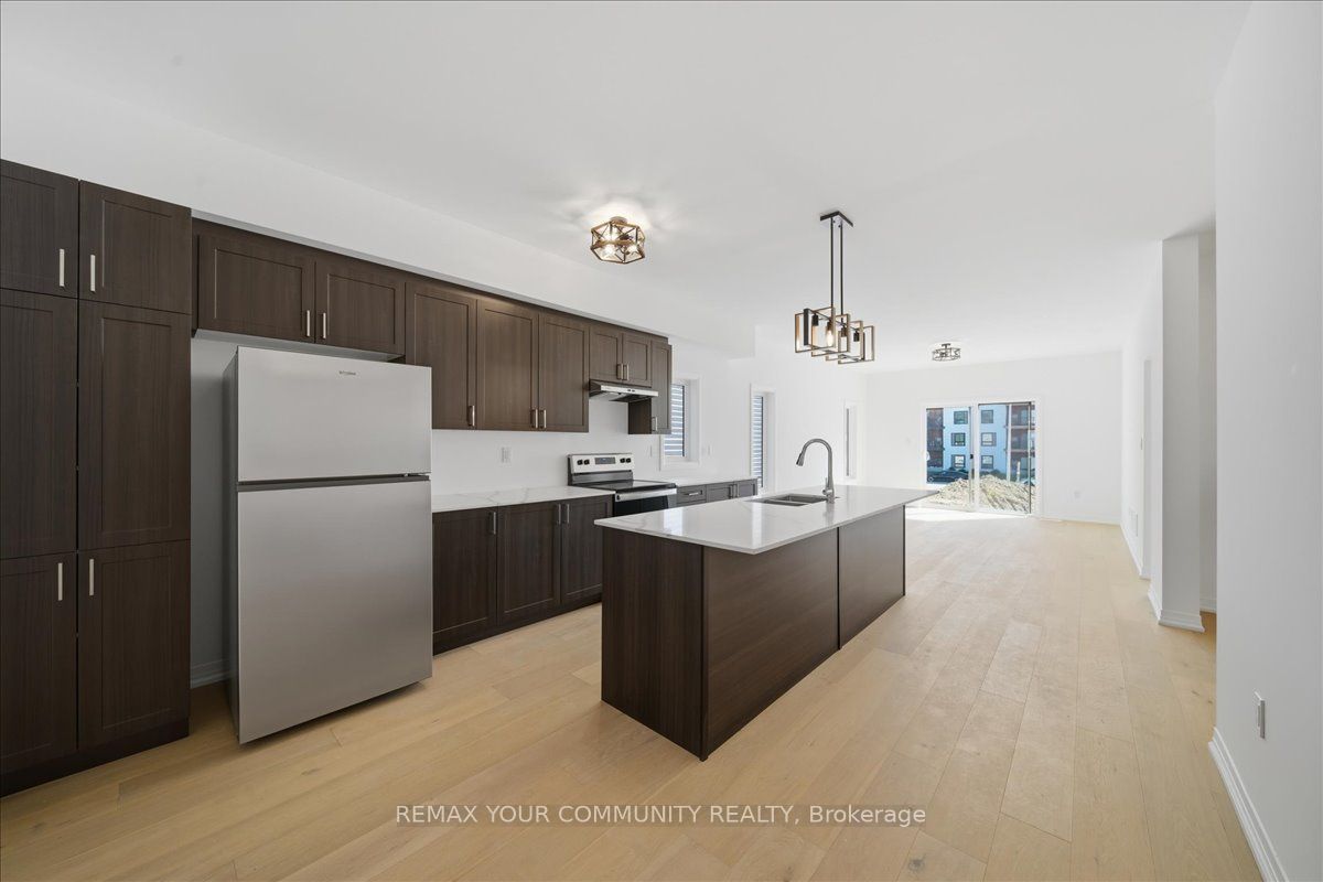 26 Flan Boulevard, Barrie 3