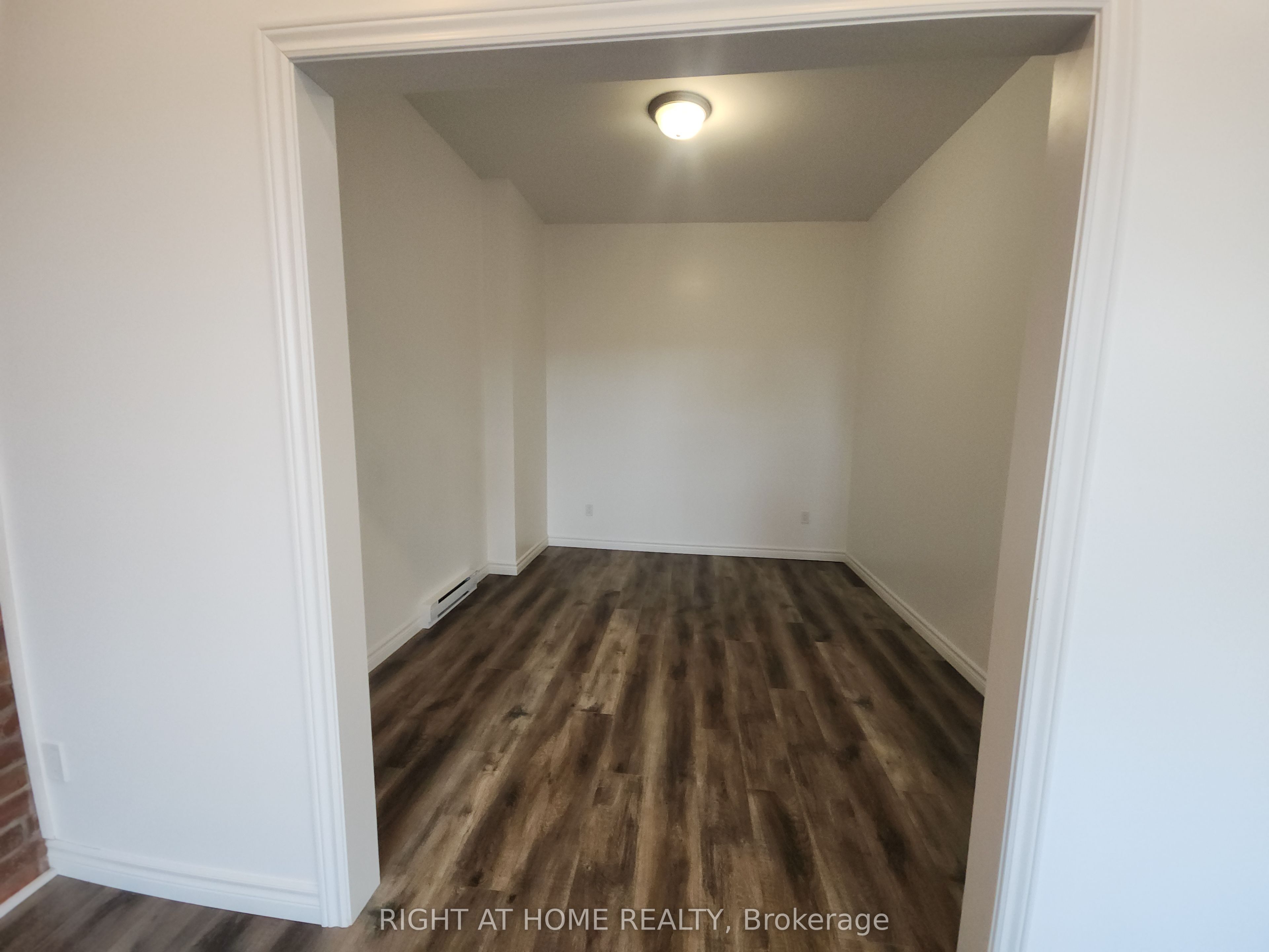 Unit 202 - 9 Queen Street W, Springwater 3