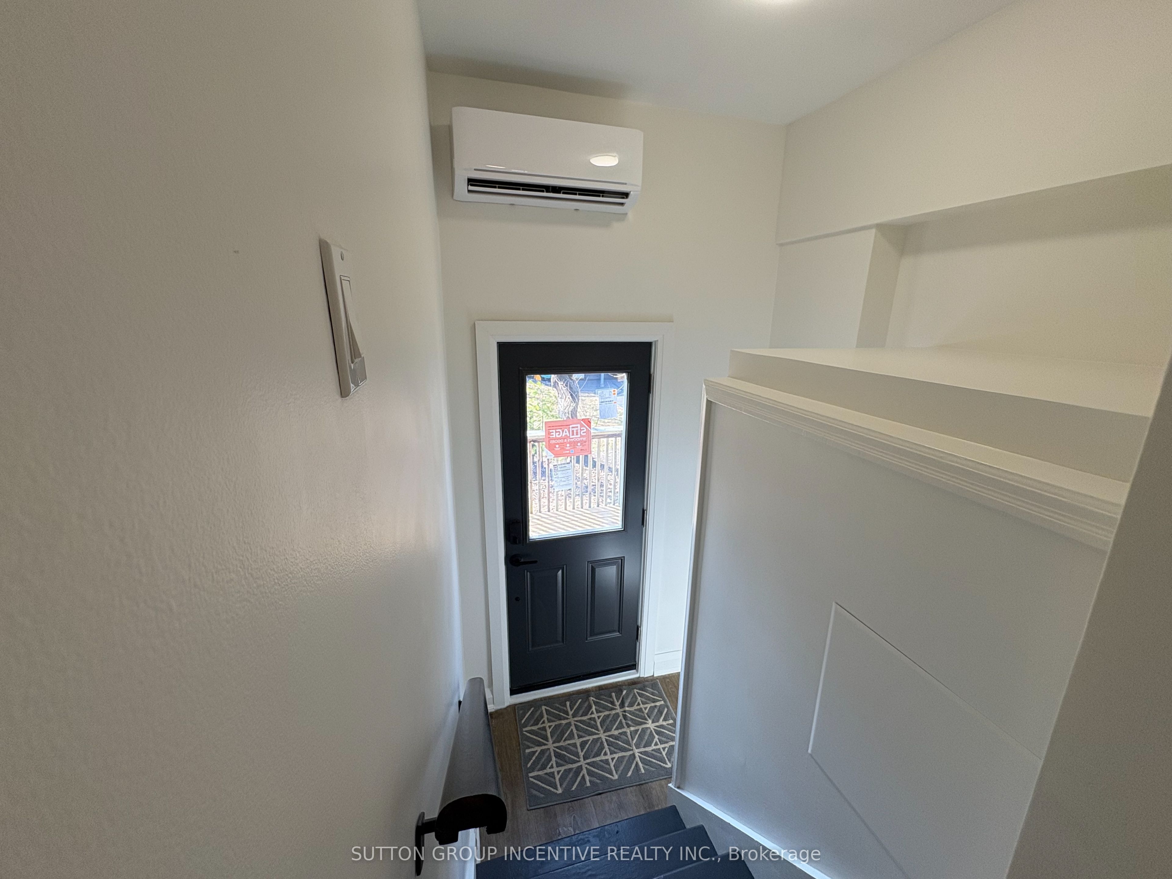 Unit Upper - 20 Bayview Drive, Barrie 4