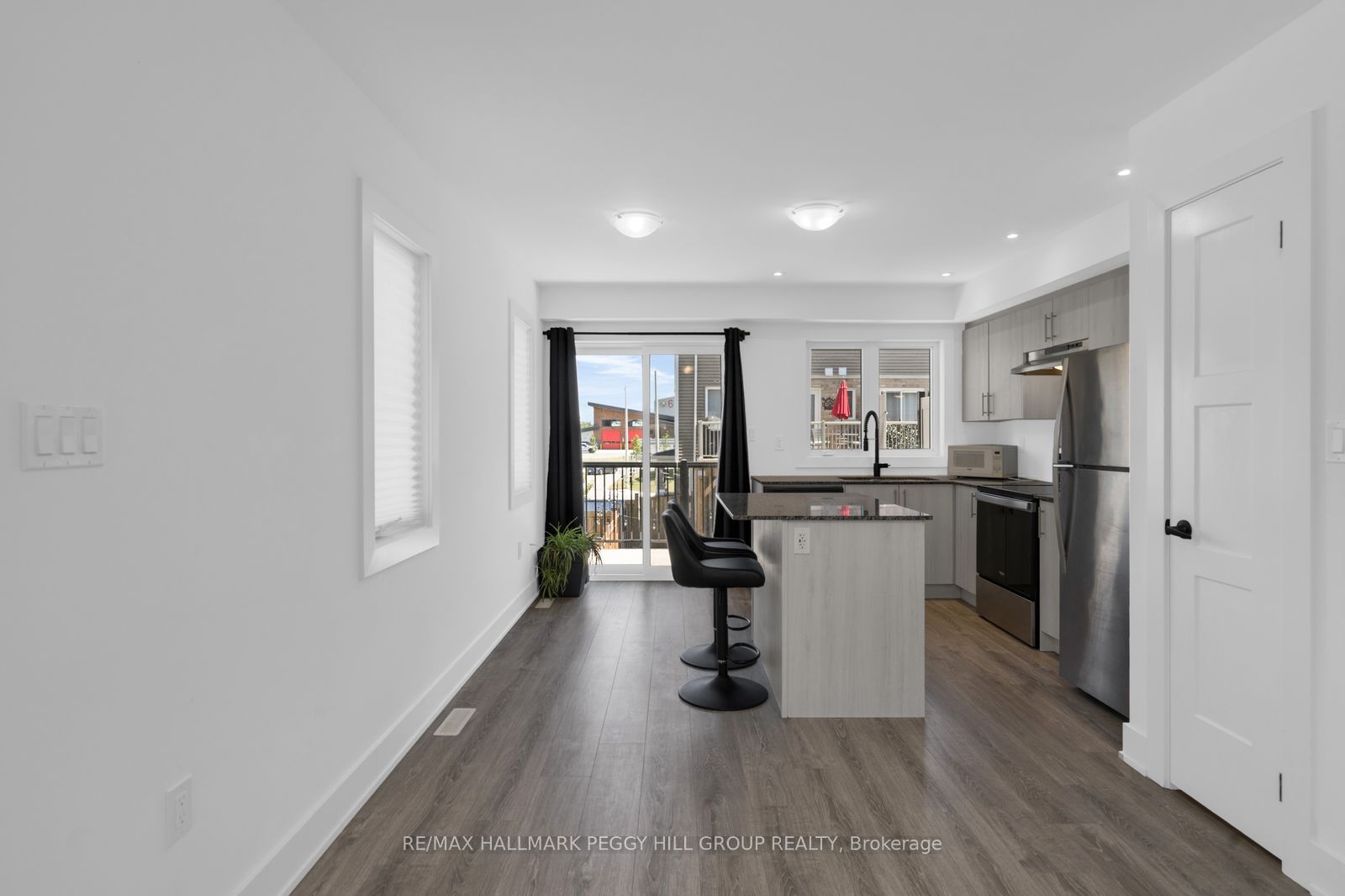 30 Pumpkin Corner Crescent, Barrie 3