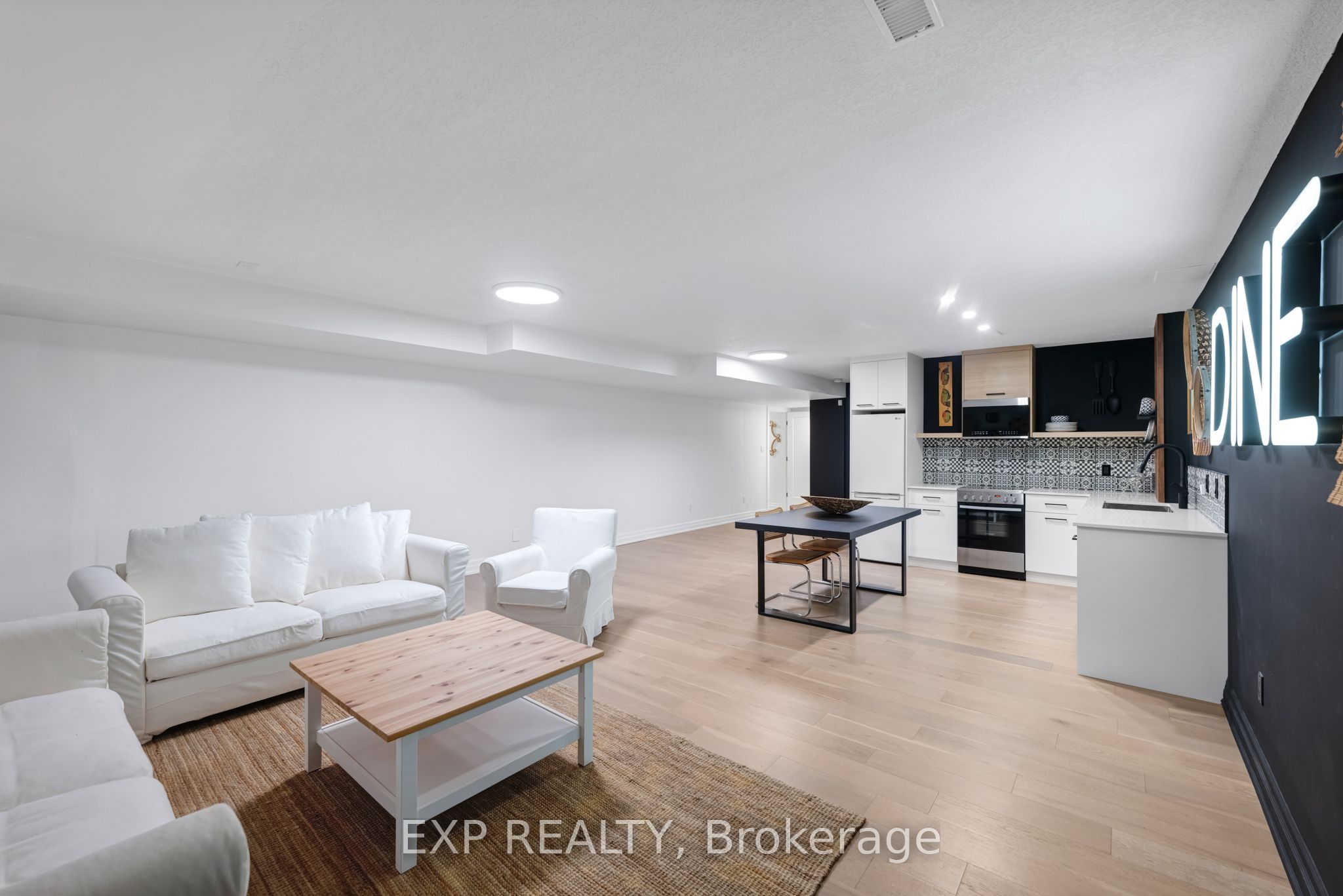 Unit Lower - 256 Old Mosley Street, Wasaga Beach 5
