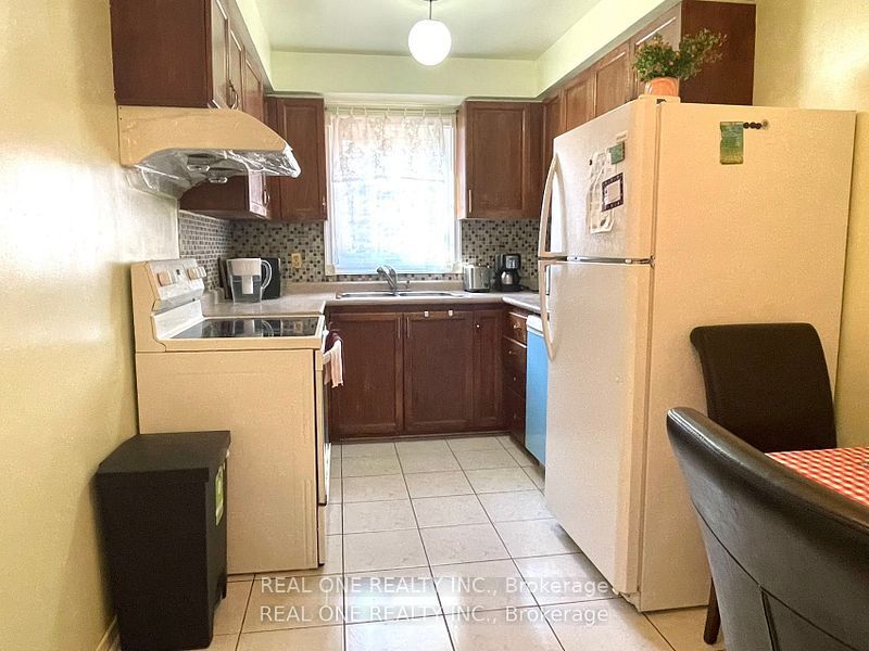 Unit Unit 2 - 1235 Blackburn Drive, Oakville 5