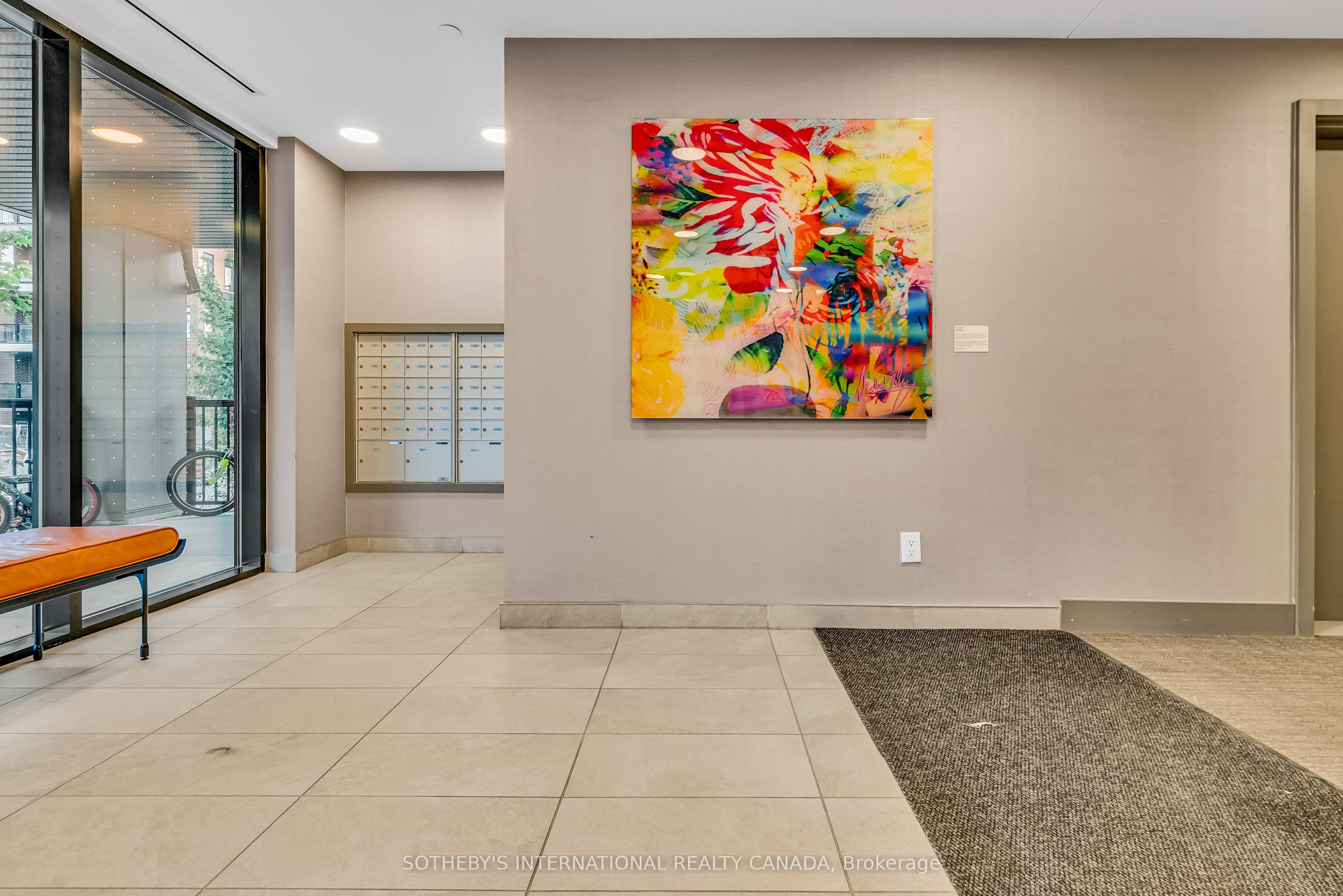 Unit 406 - 120 Canon Jackson Drive, Toronto 4