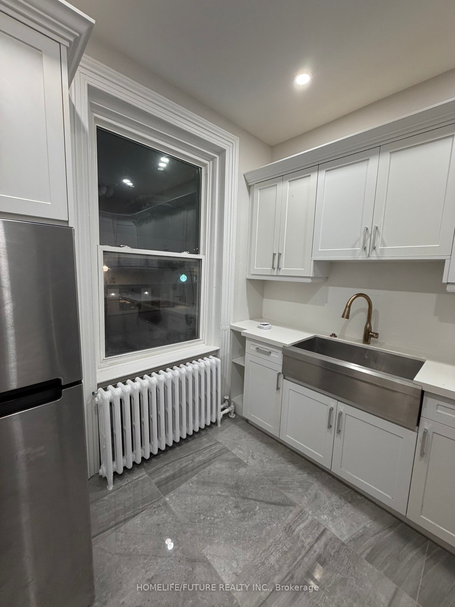 Unit 1 - 234 Lakeshore Road E, Oakville 4