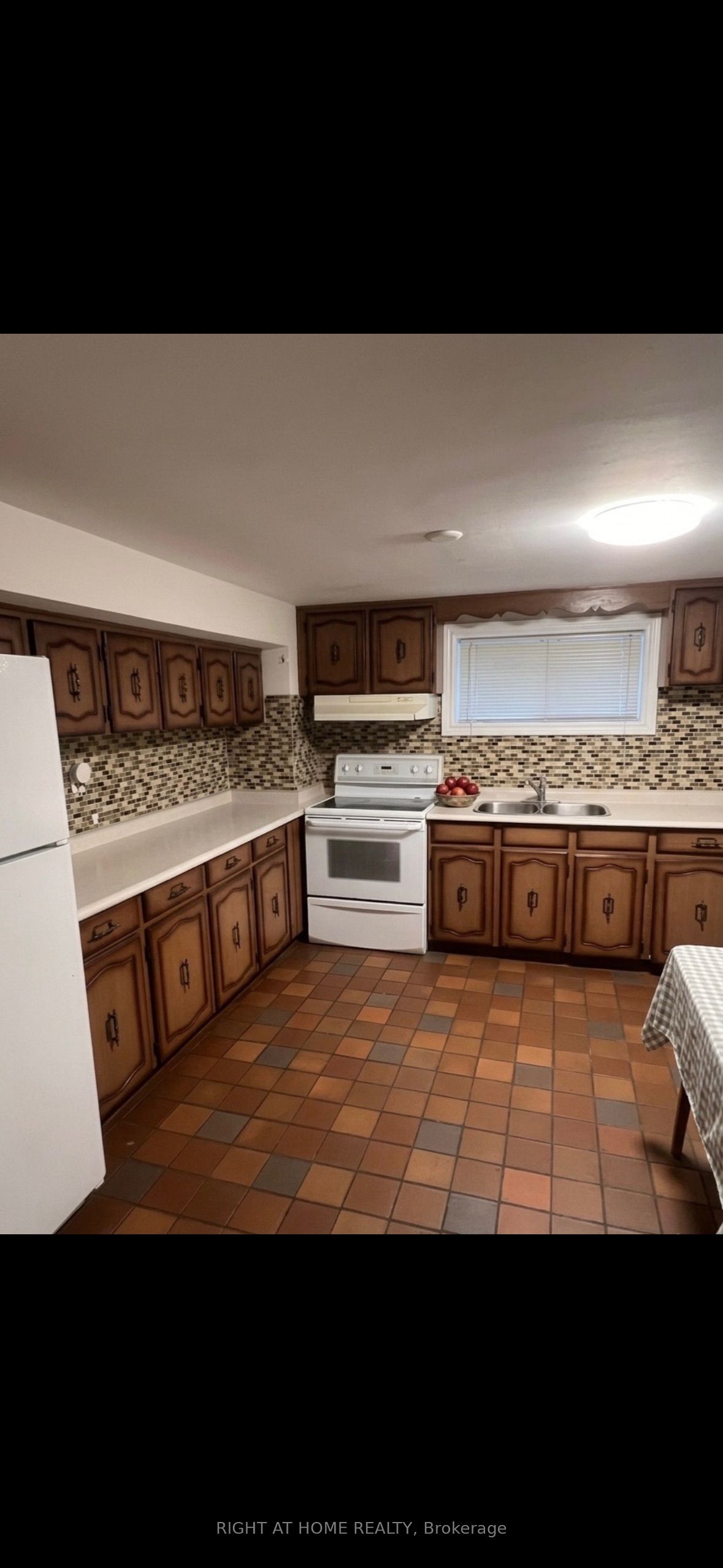 86 Langside Avenue, North York 4