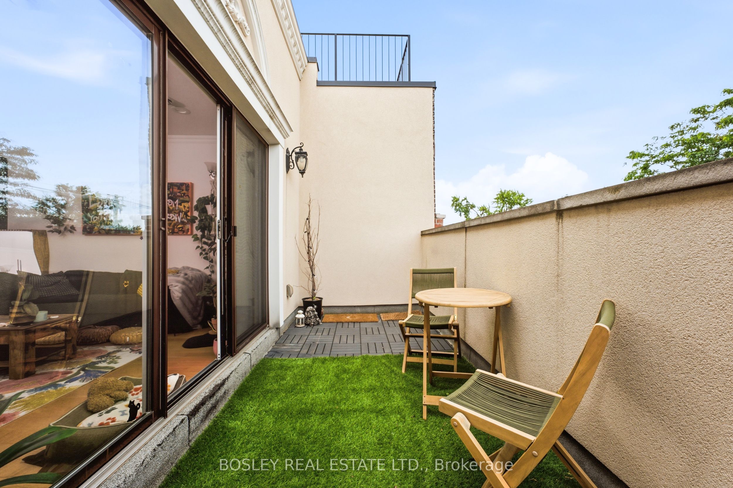 Unit 3 - 115 Roncesvalles Avenue, Toronto 2