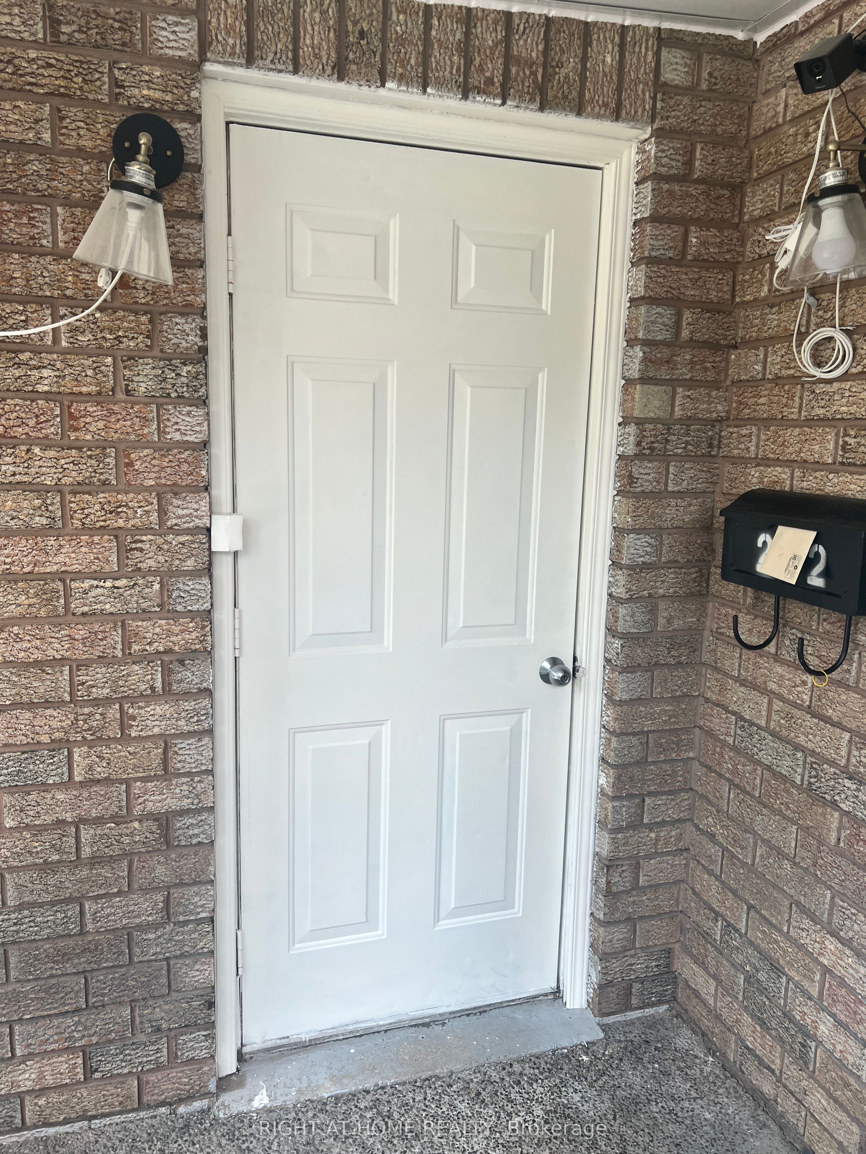 Unit Basement - 272 Nahani Way, Mississauga 3