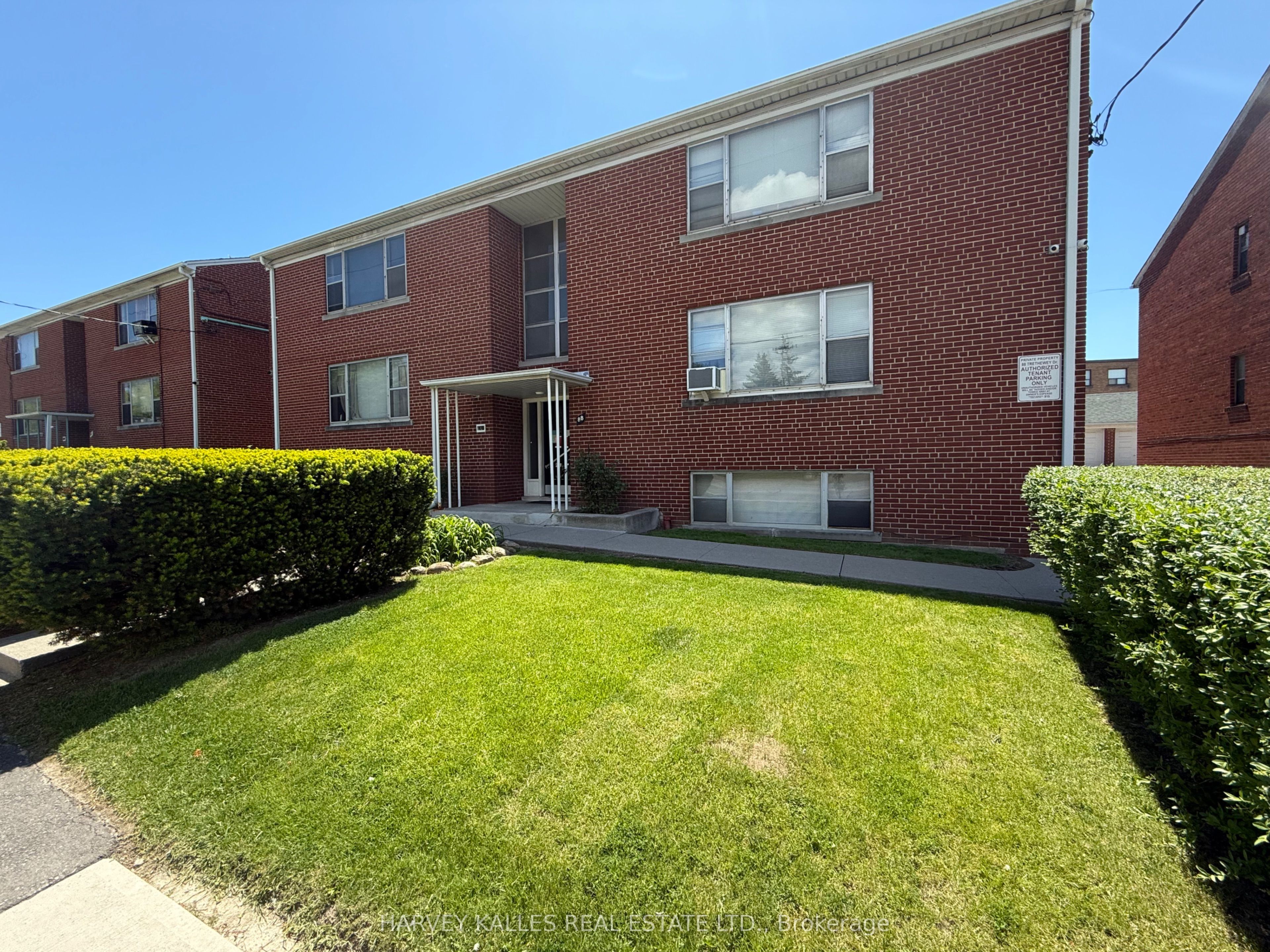 Unit 4 - 88 Trethewey Drive, Toronto 2