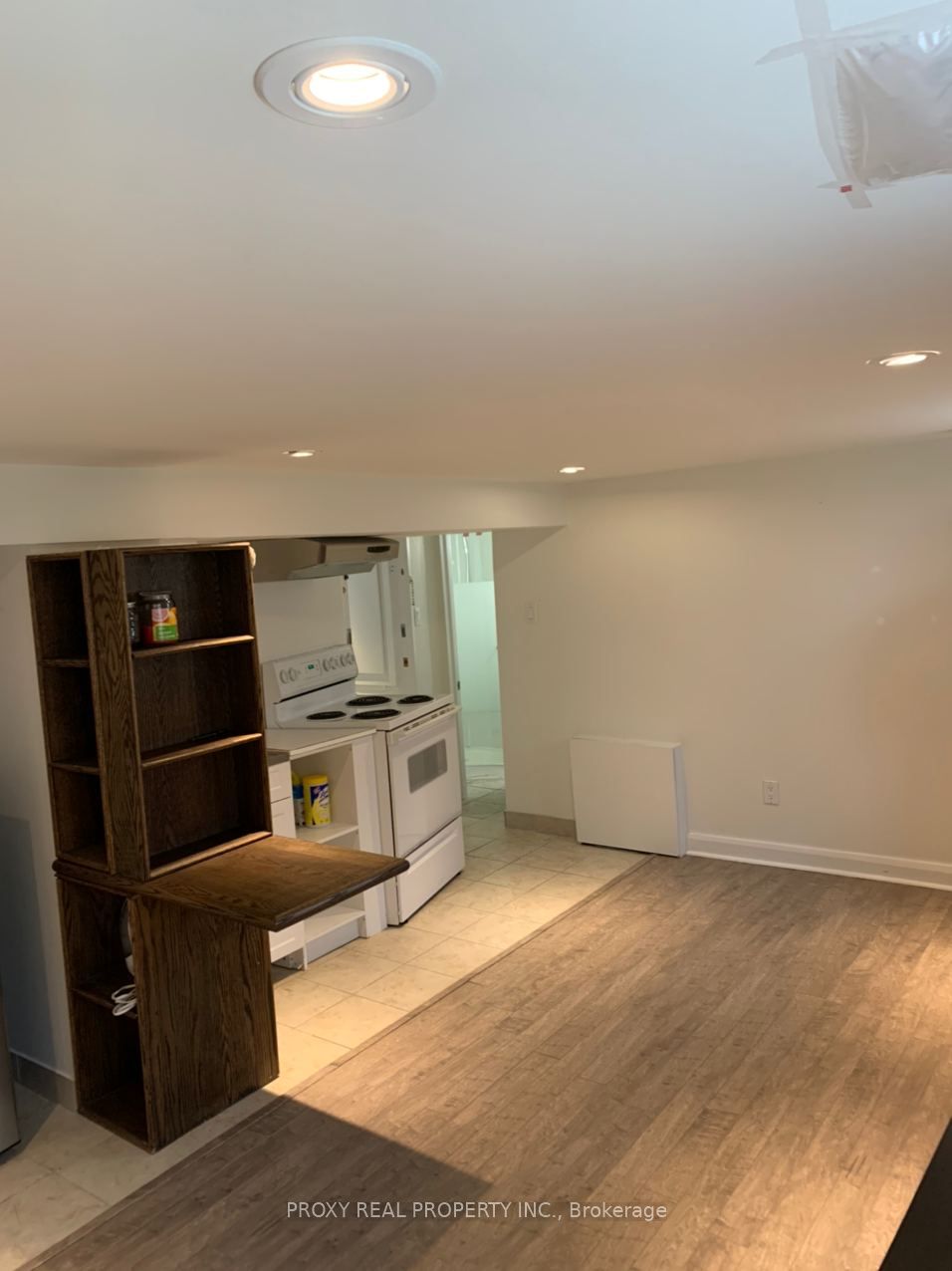 Unit Bachelor - 39 Winston Park Boulevard, North York 2