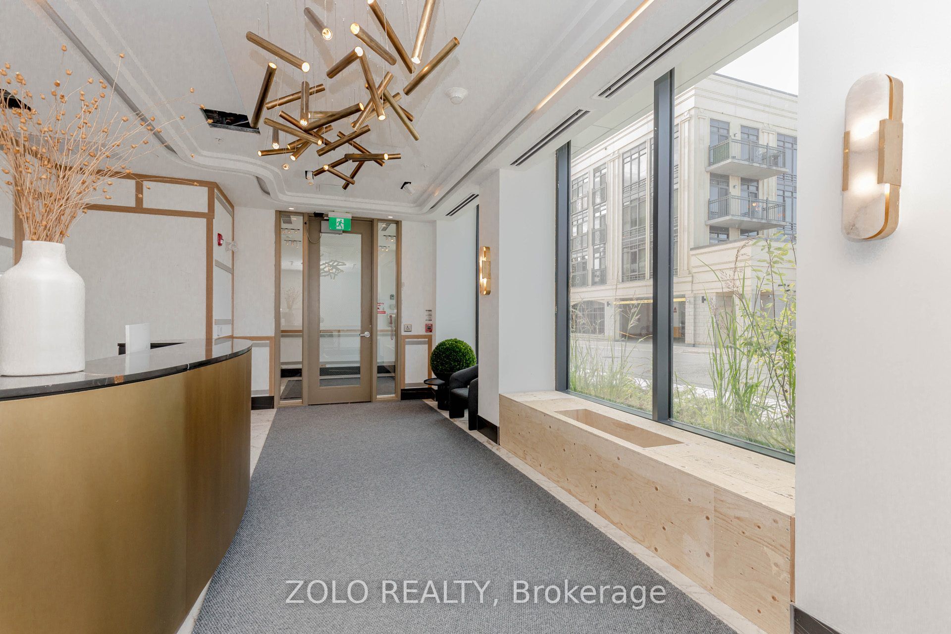 Unit 208 - 123 Maurice Drive, Oakville 5