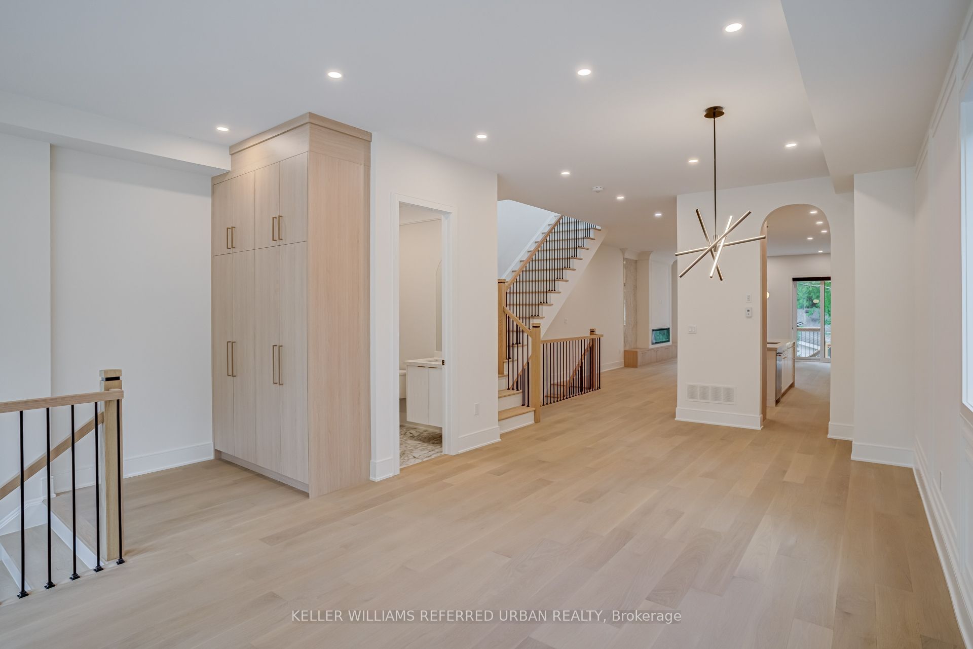 37 Wesley Avenue, Mississauga 5