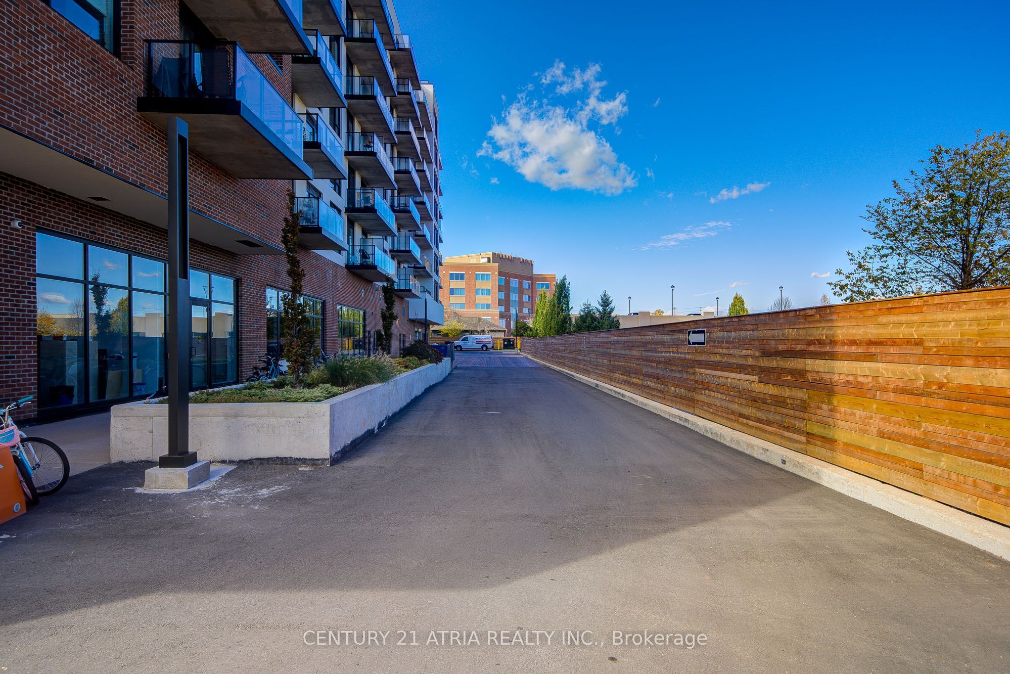 Unit 704 - 2475 Old Bronte Road, Oakville 5