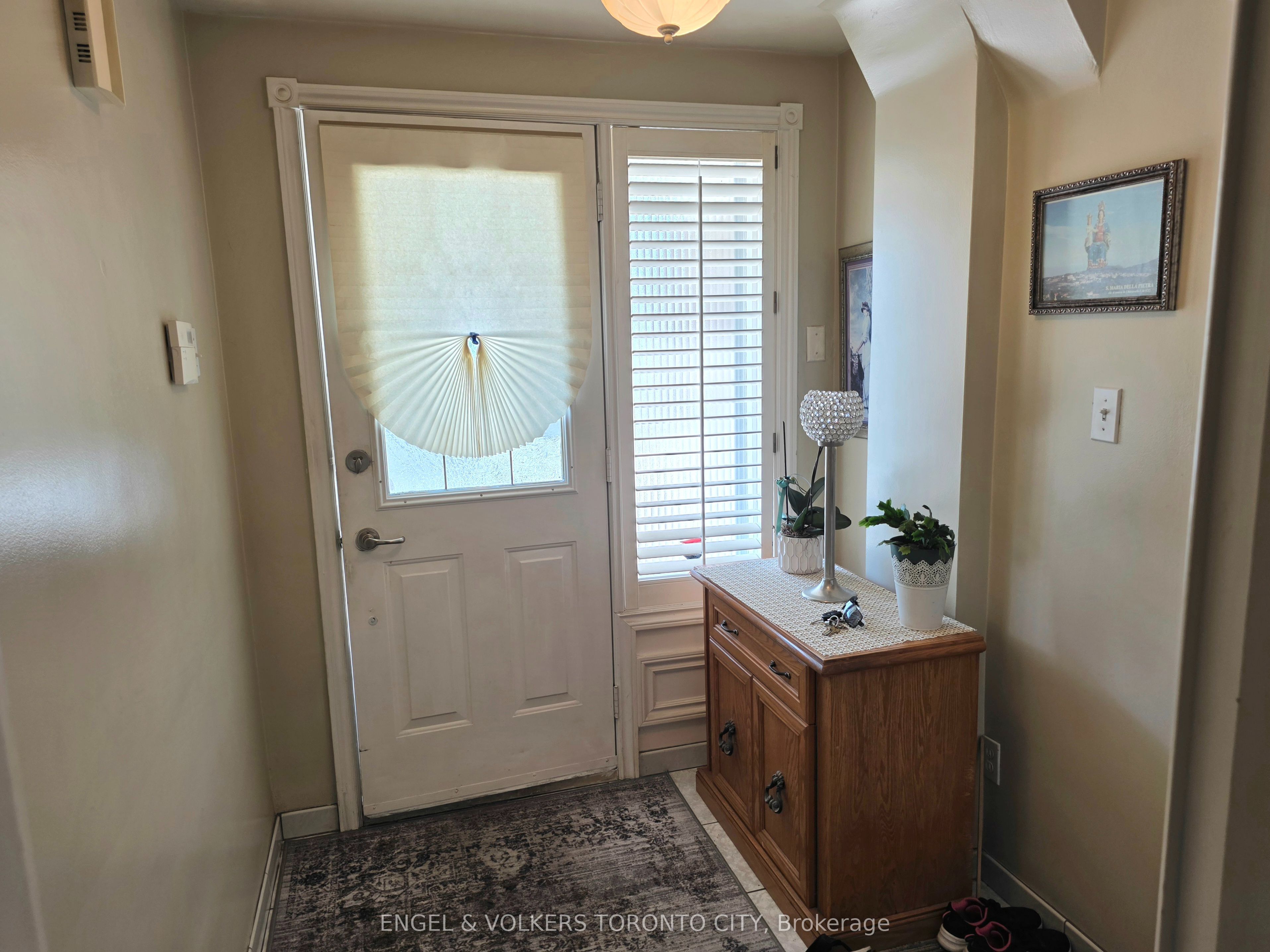 Unit Lower - 130 Shoreham Drive, North York 3