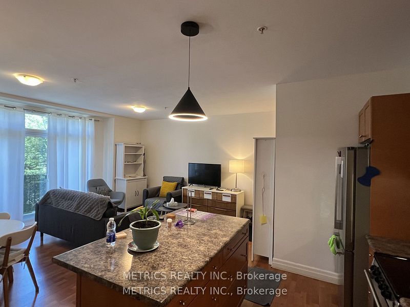 Unit 201 - 459 Kerr Street, Oakville 3