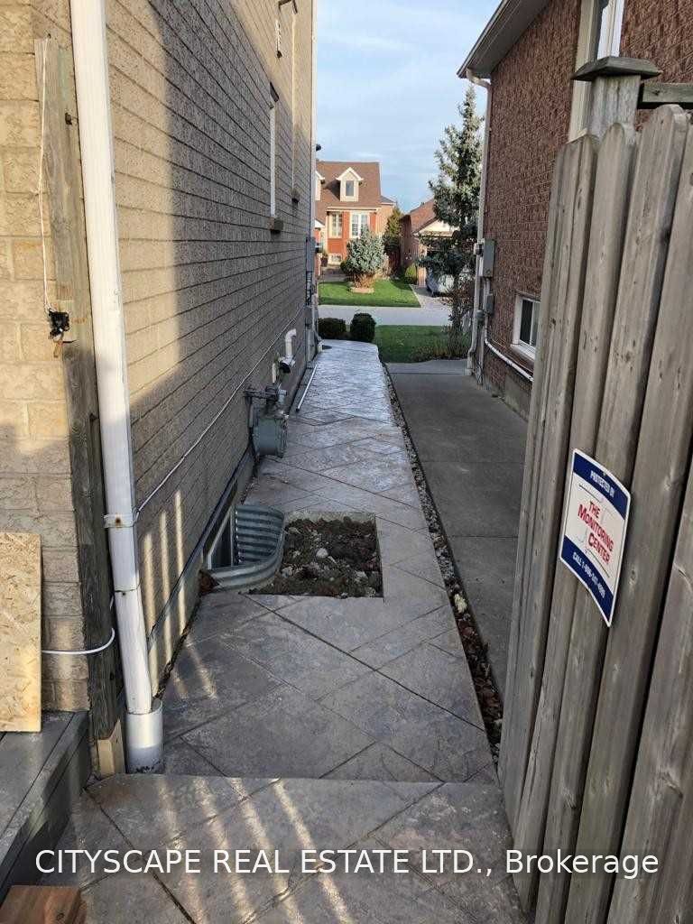 Unit Bsmt - 5520 Prosper Circuit, Mississauga 3