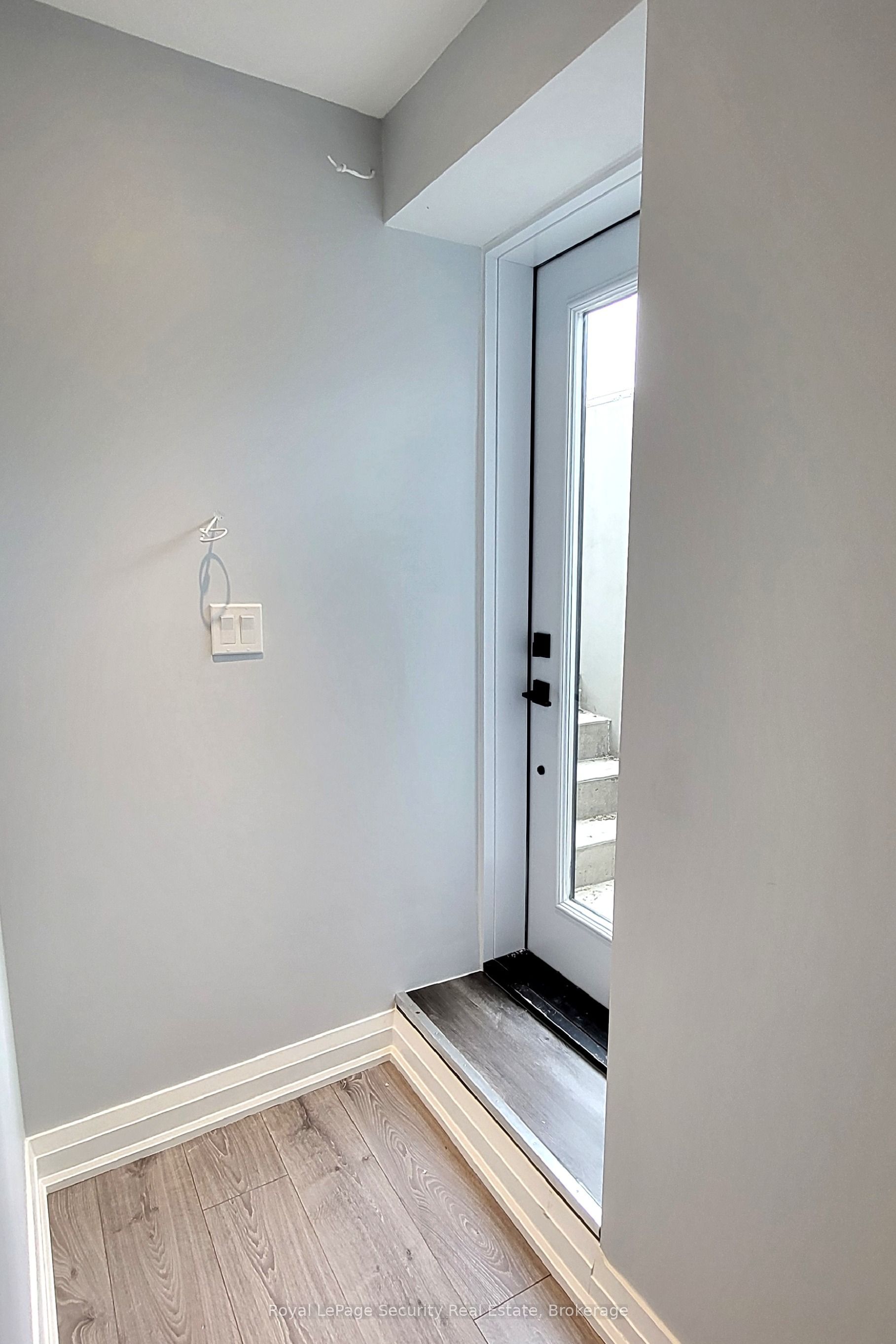 Unit Lower 1 - 196 Strathnairn Avenue, Toronto 2