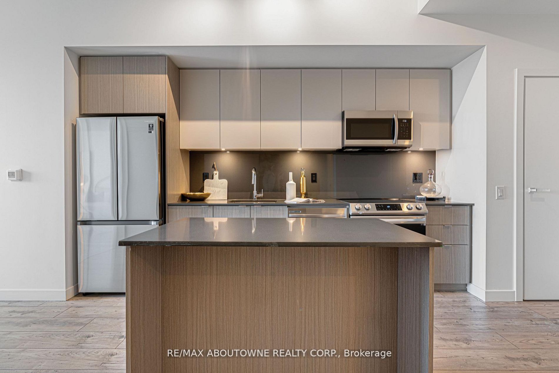 Unit A0410 - 125 Bronte Road, Oakville 4