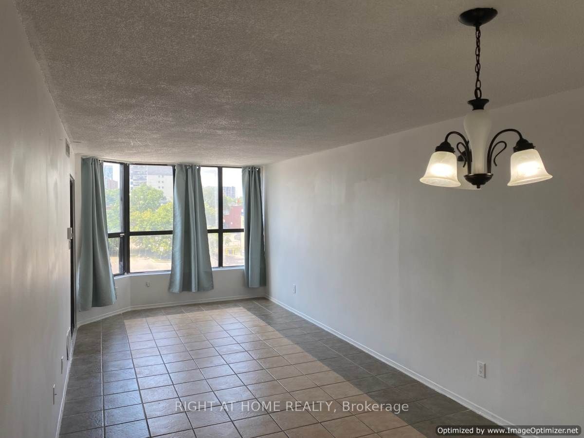Unit 302 - 25 Agnes Street, Mississauga 3