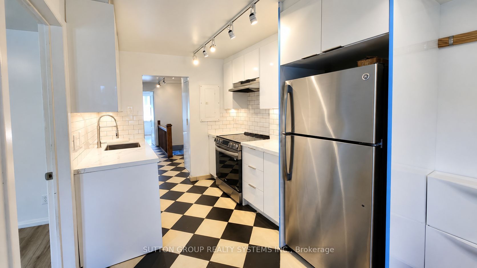 Unit 2nd Floor - 616 Rogers Road, Toronto 2