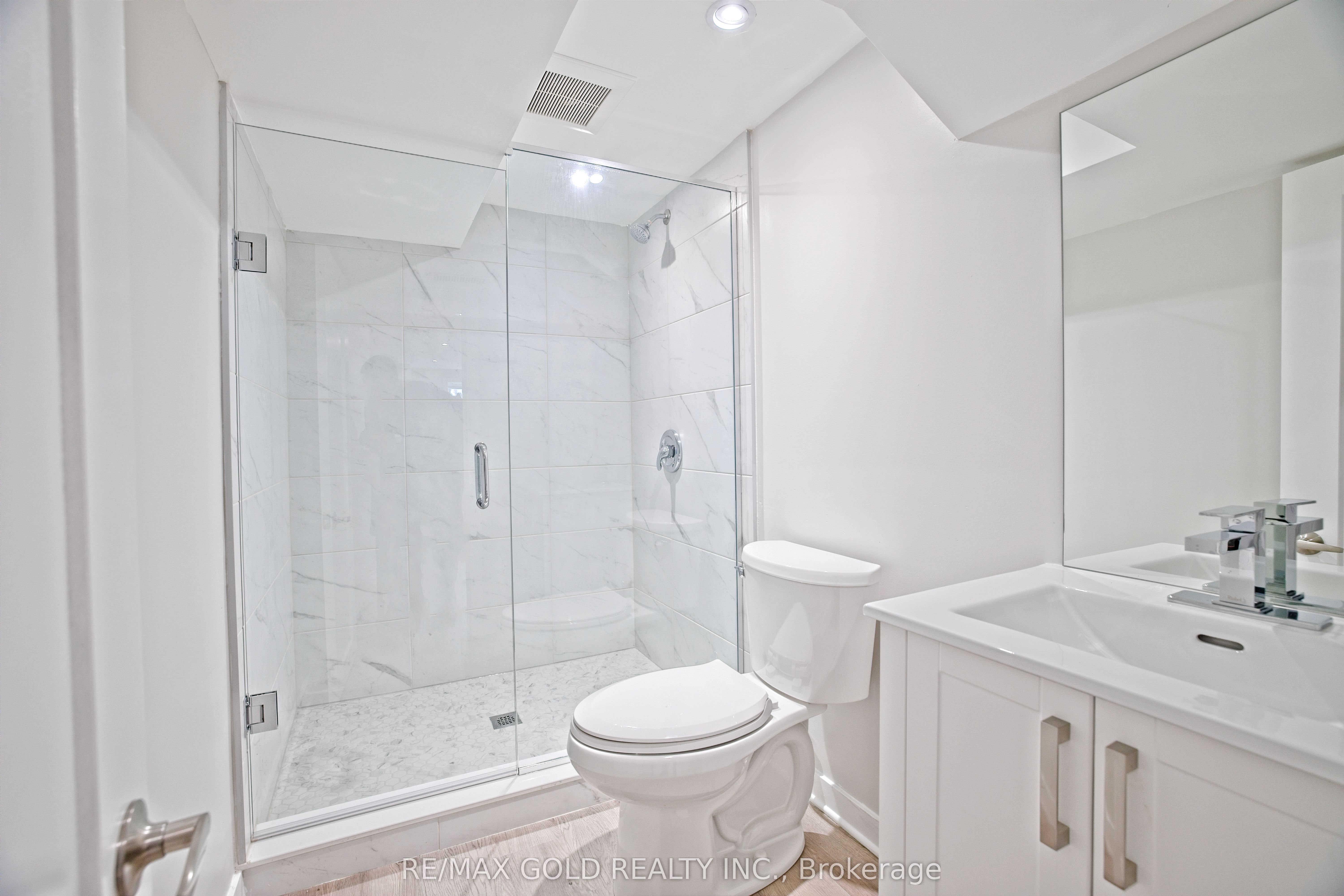 Unit Studio Bsmt - 130 Duncanwoods Drive, North York 5