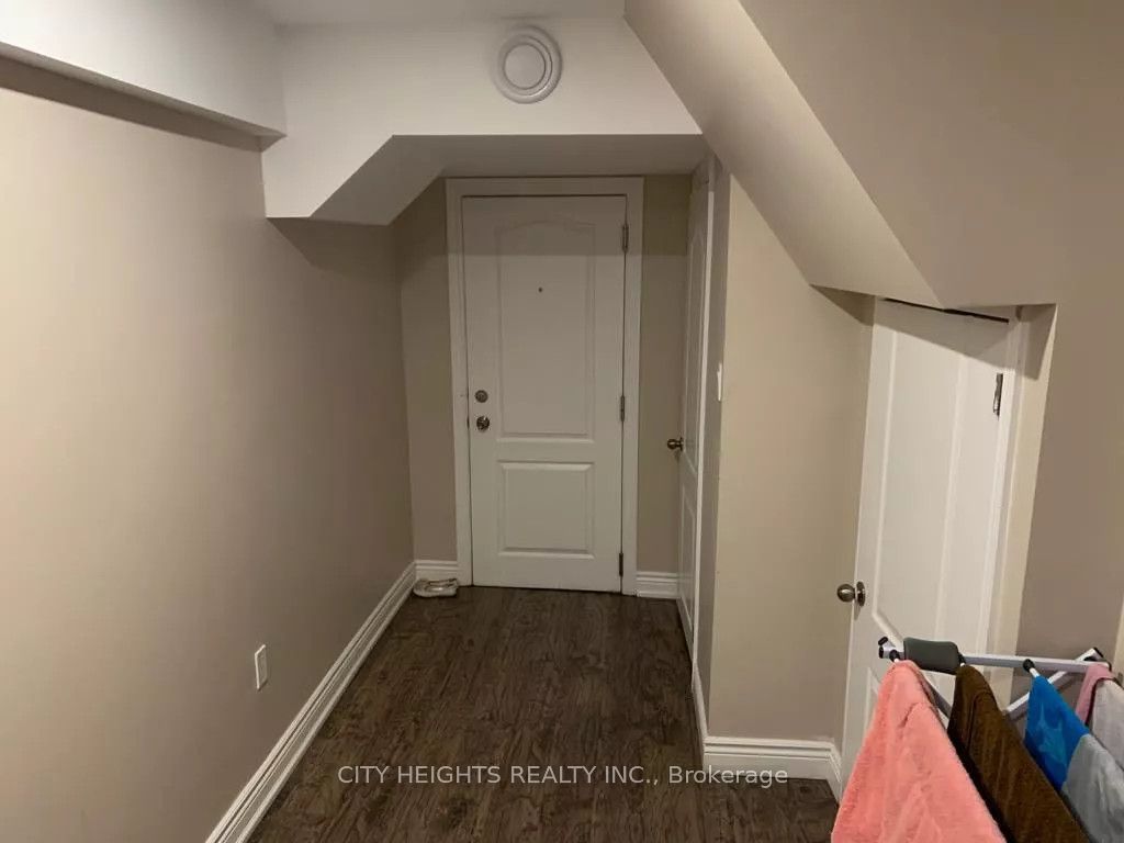 Unit Basement - 269 Elbern Markell Drive, Brampton 5